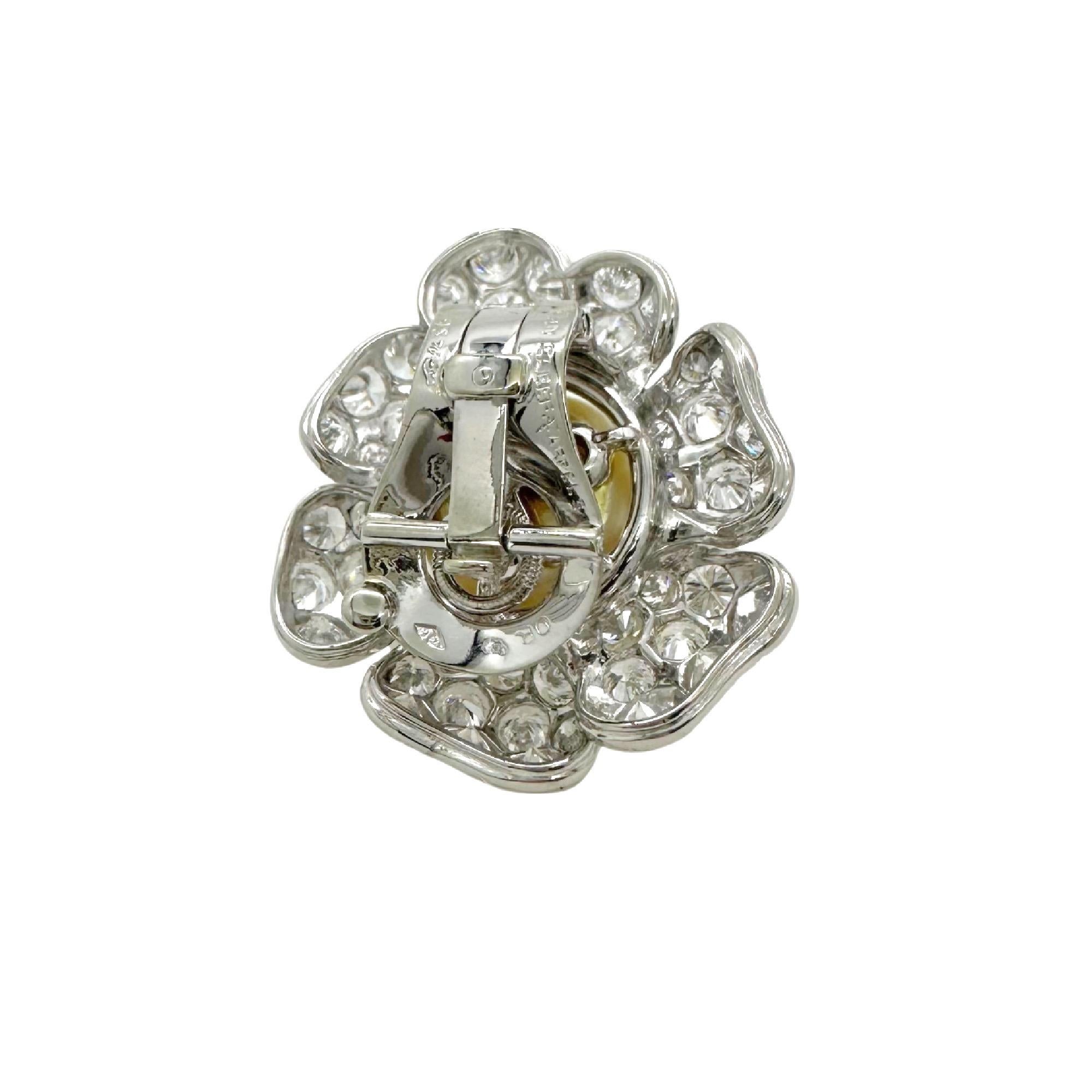 Van Cleef & Arpels Ohrring aus 18 Karat Weißgold mit Blumenperlen und Diamanten 4