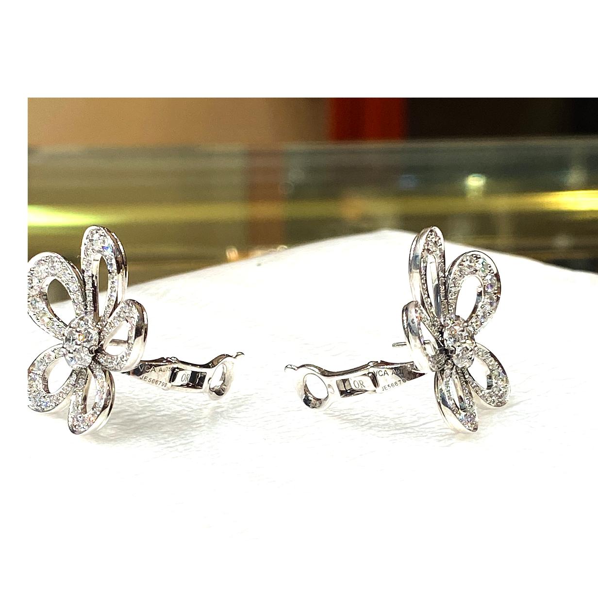 Van Cleef & Arpels Flowerlace Diamond Large Flower Earrings in White Gold In Excellent Condition In Miami, FL