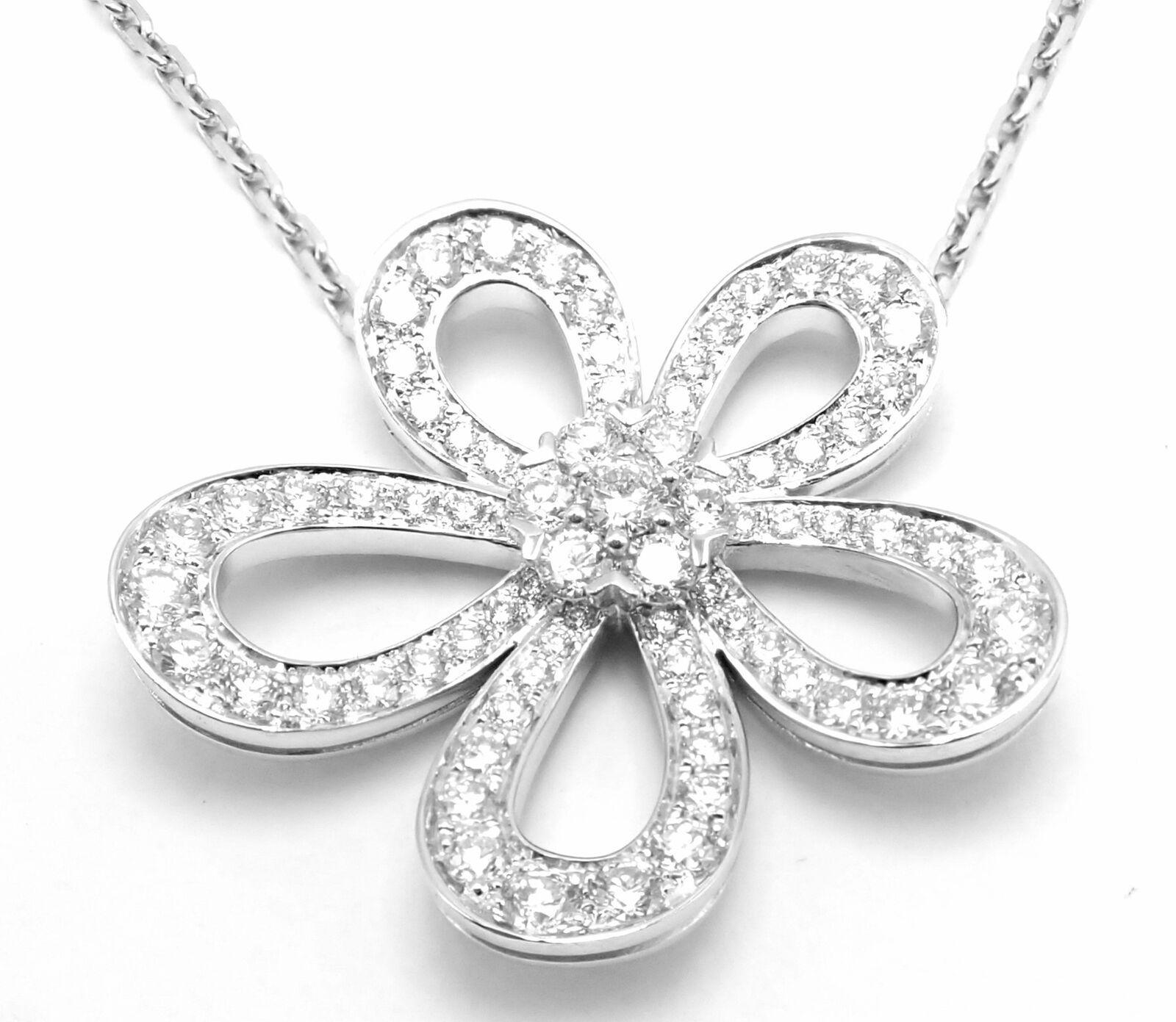 Van Cleef & Arpels Flowerlace Diamond White Gold Large Pendant Necklace For Sale 1