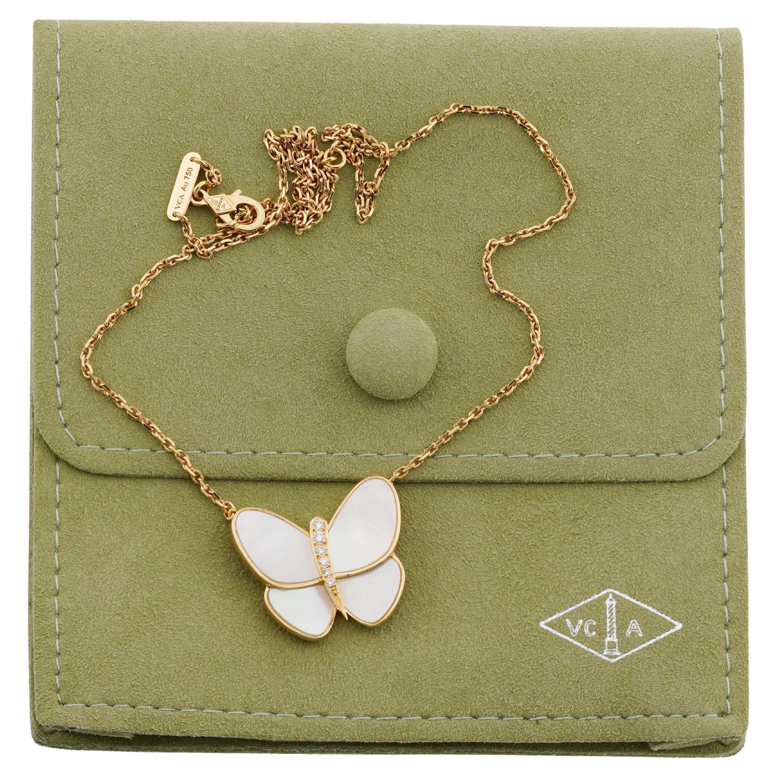 Brilliant Cut VAN CLEEF & ARPELS Flying Beauties Diamond Yellow Gold MOP Butterfly Necklace CO For Sale