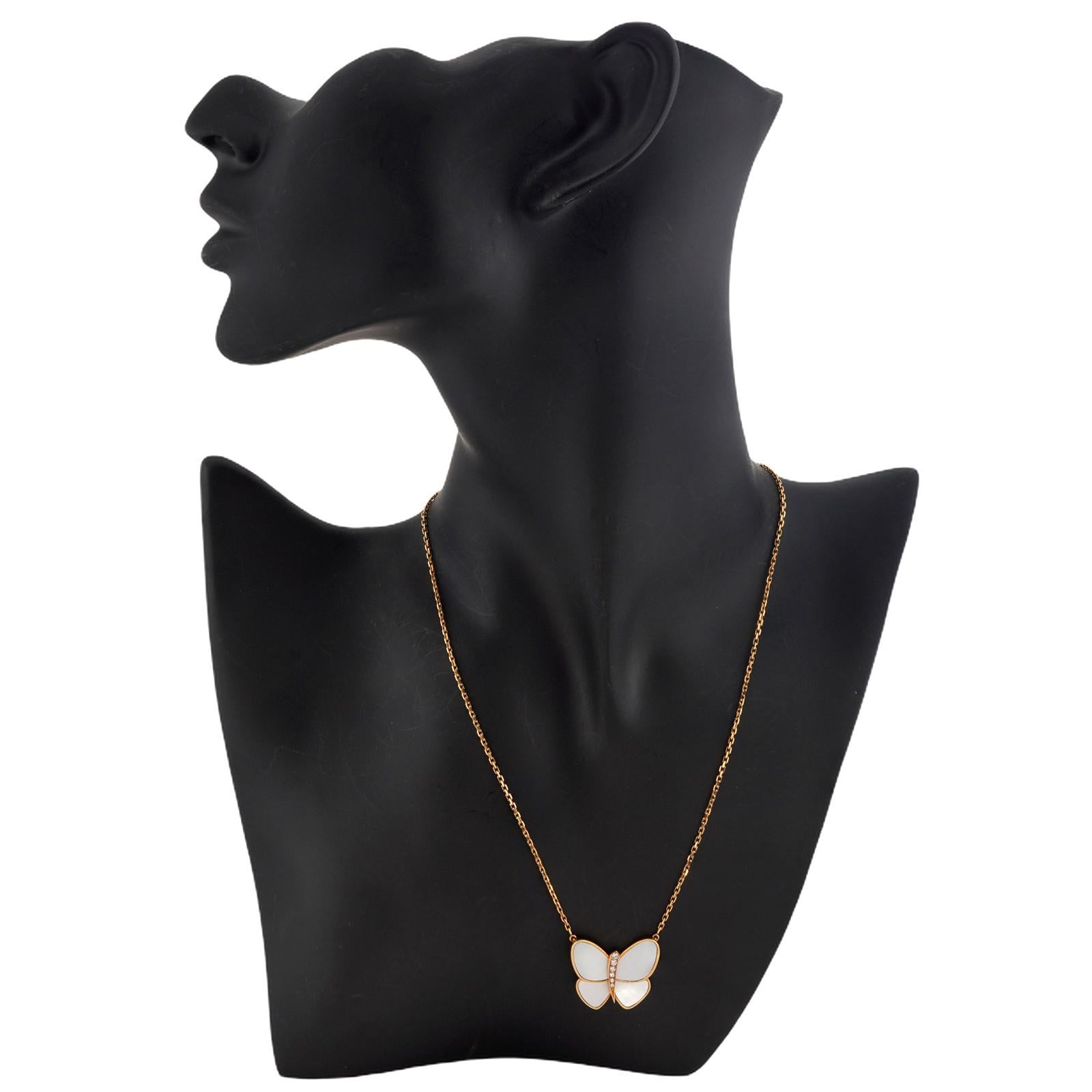 Van Cleef & Arpels Collier papillon Flying Beauties diamant or jaune MOP Pour femmes en vente