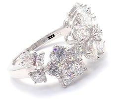 Van Cleef & Arpels Folie des Pres Diamond Flower White Gold Ring