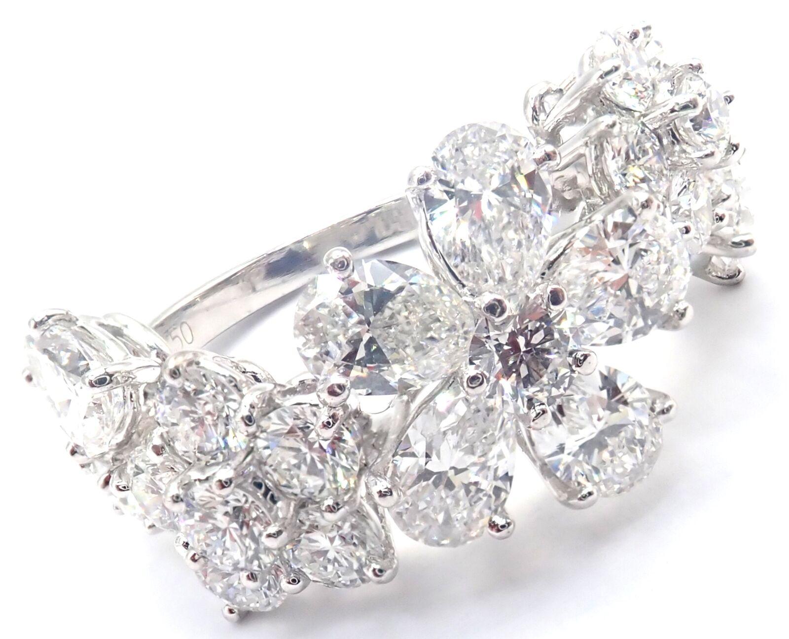 Van Cleef & Arpels Folie des Pres Bague fleur en or blanc Unisexe en vente