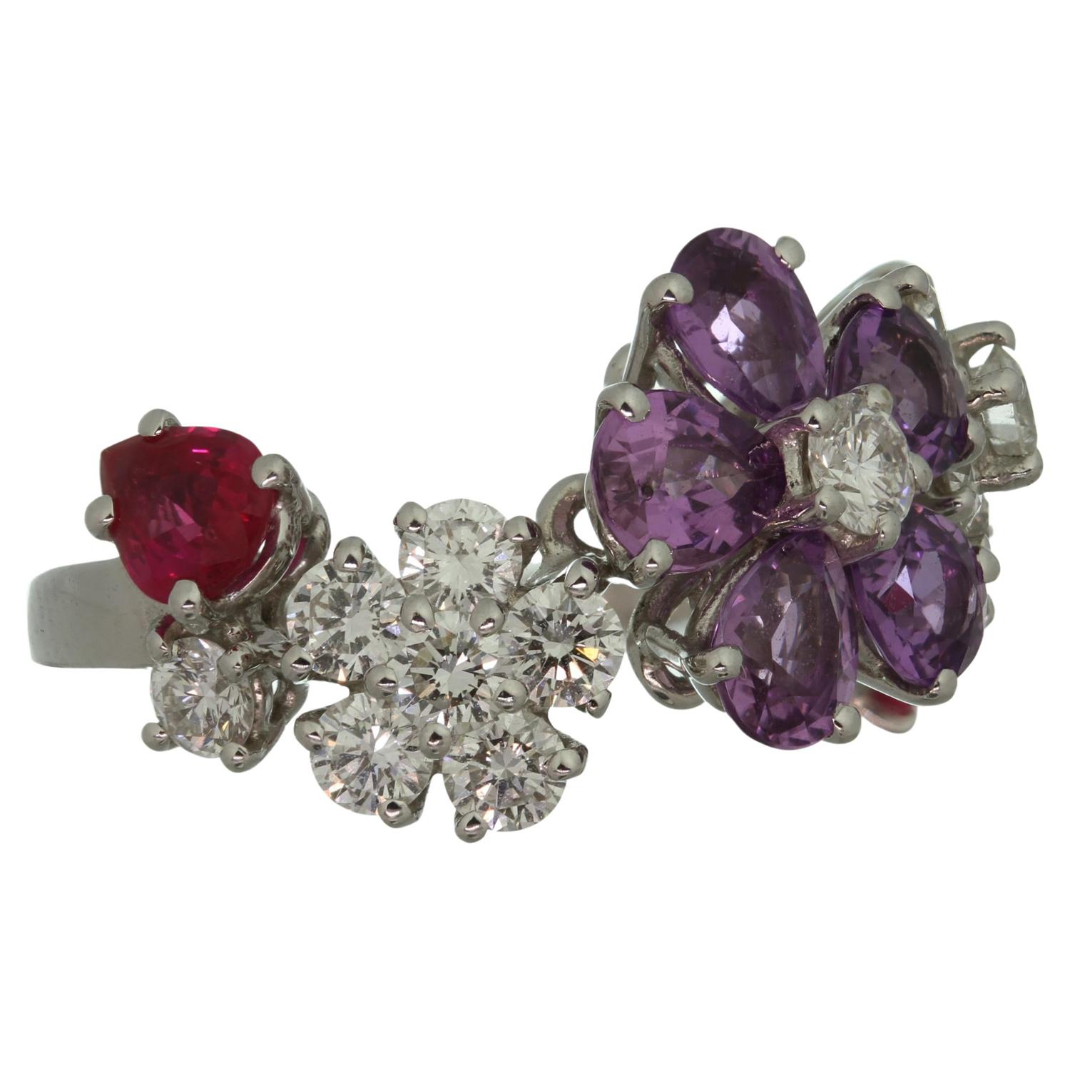 Van Cleef & Arpels Folie Des Prés Diamond Sapphire White Gold Ring In Excellent Condition In New York, NY