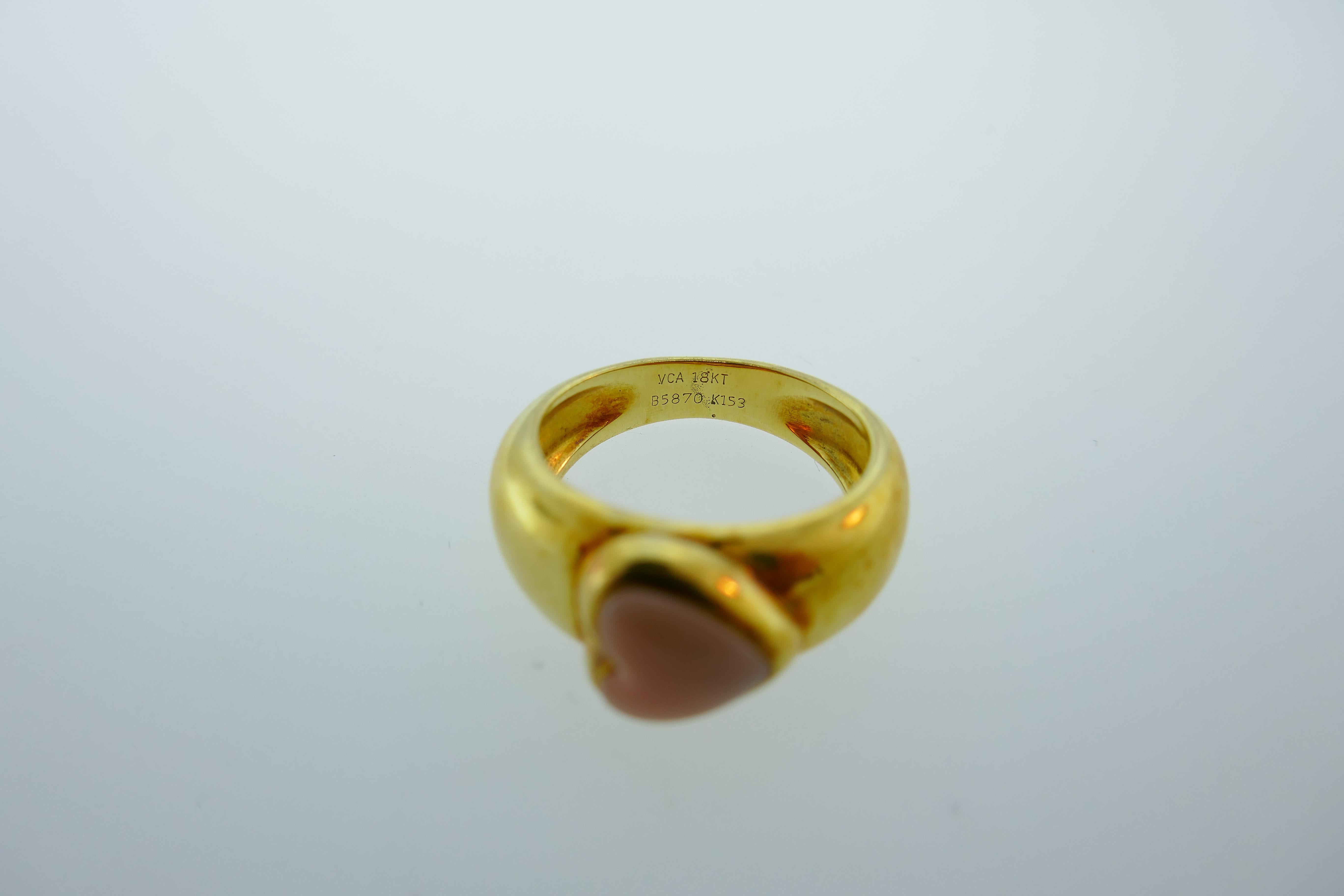 
Here is your chance to purchase a beautiful and highly collectible designer ring.  Truly a great piece at a great price! 

Weight: 6.9 grams

Dimensions: 3/4