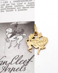 Van Cleef & Arpels French 18K Gold Charm Pendant 'Les 3 Inséparables'
