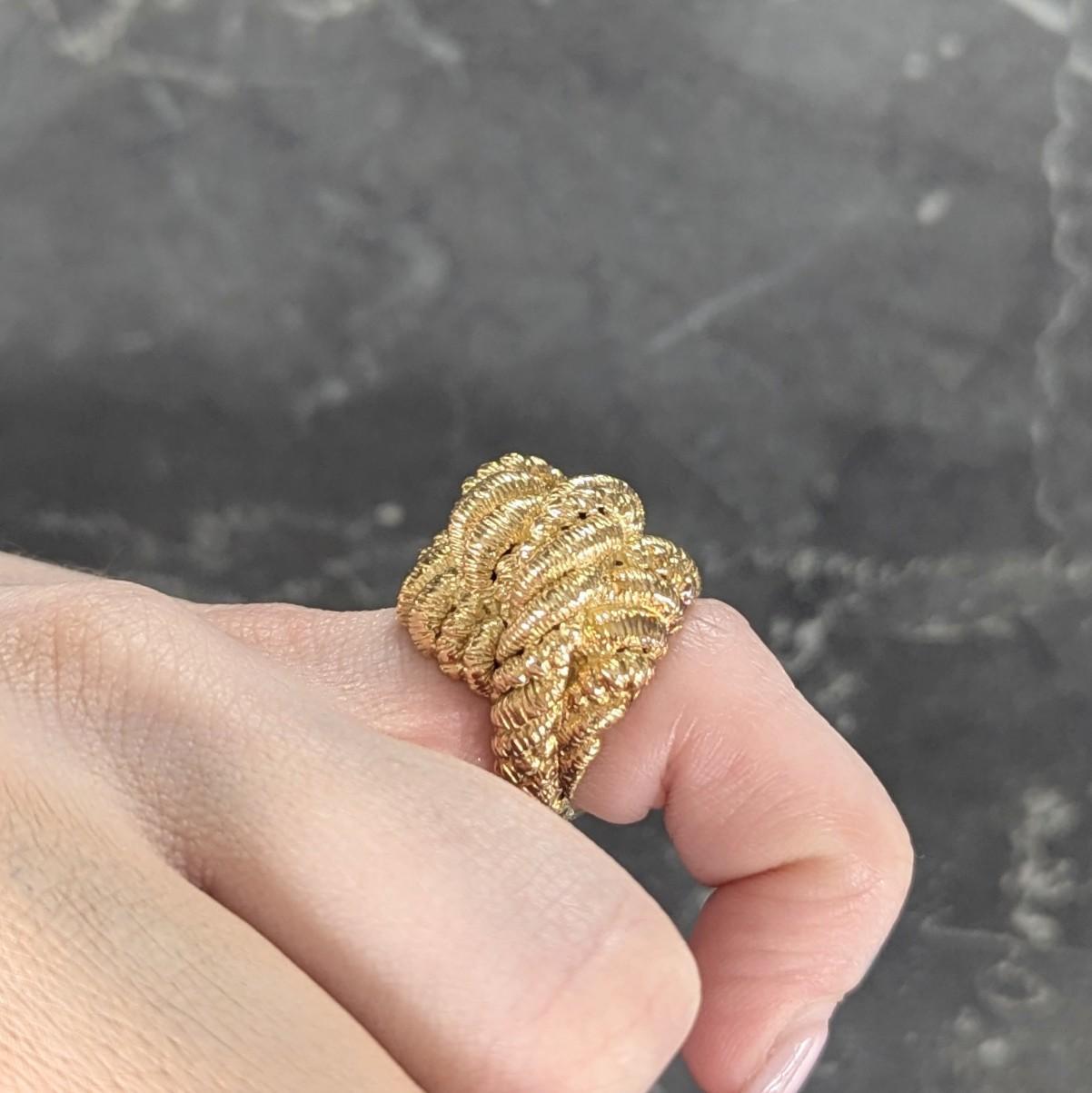 Van Cleef & Arpels French 1960 18K Gold Twisted Rope Knot Vintage Dome Ring For Sale 10