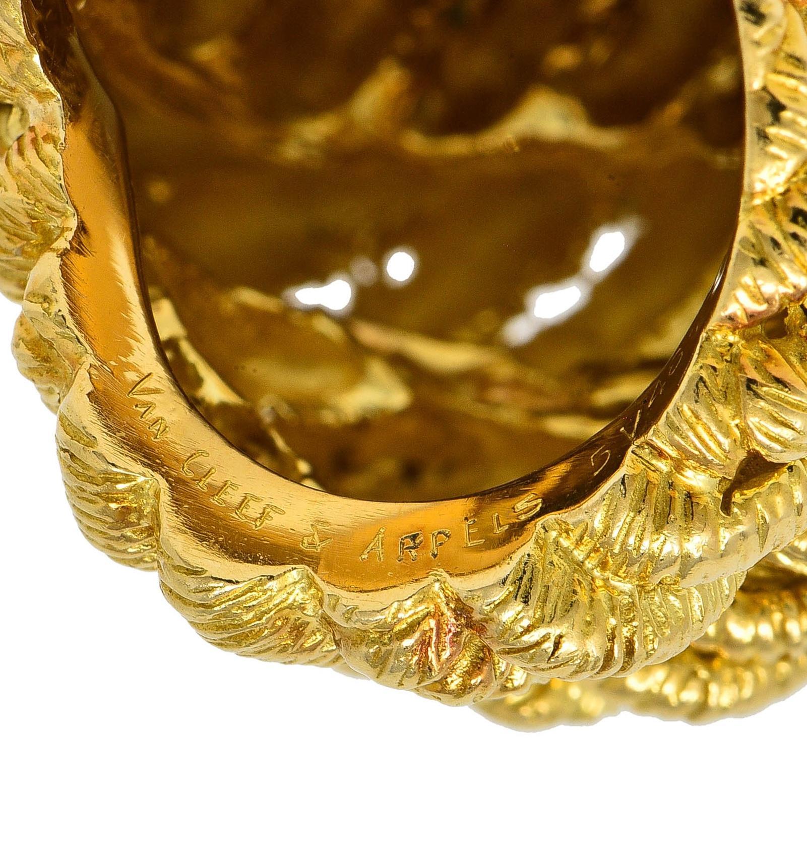 Van Cleef & Arpels French 1960 18K Gold Twisted Rope Knot Vintage Dome Ring For Sale 4