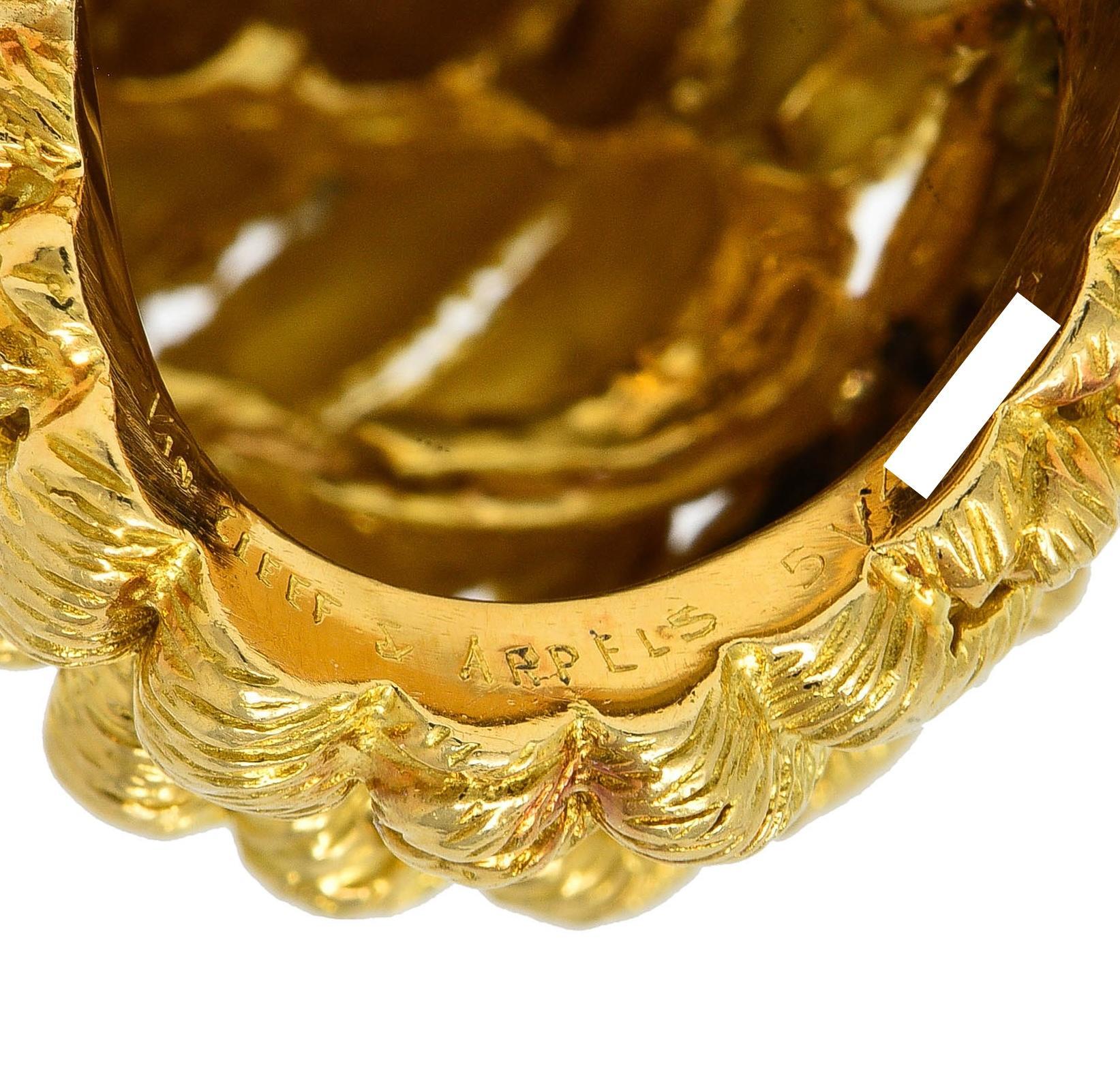 Van Cleef & Arpels French 1960 18K Gold Twisted Rope Knot Vintage Dome Ring For Sale 5