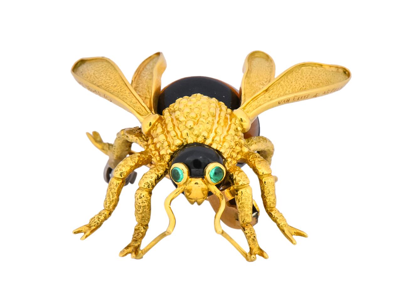 Van Cleef & Arpels French 1970s Onyx Amber Chrysoprase 18 Karat Gold Bee Bug Pin In Excellent Condition In Philadelphia, PA