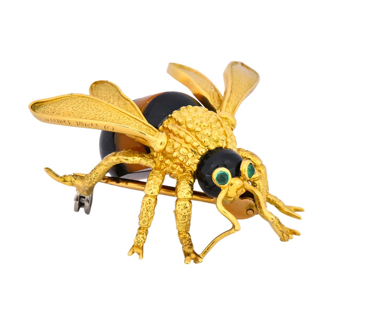 Women's or Men's Van Cleef & Arpels French 1970s Onyx Amber Chrysoprase 18 Karat Gold Bee Bug Pin