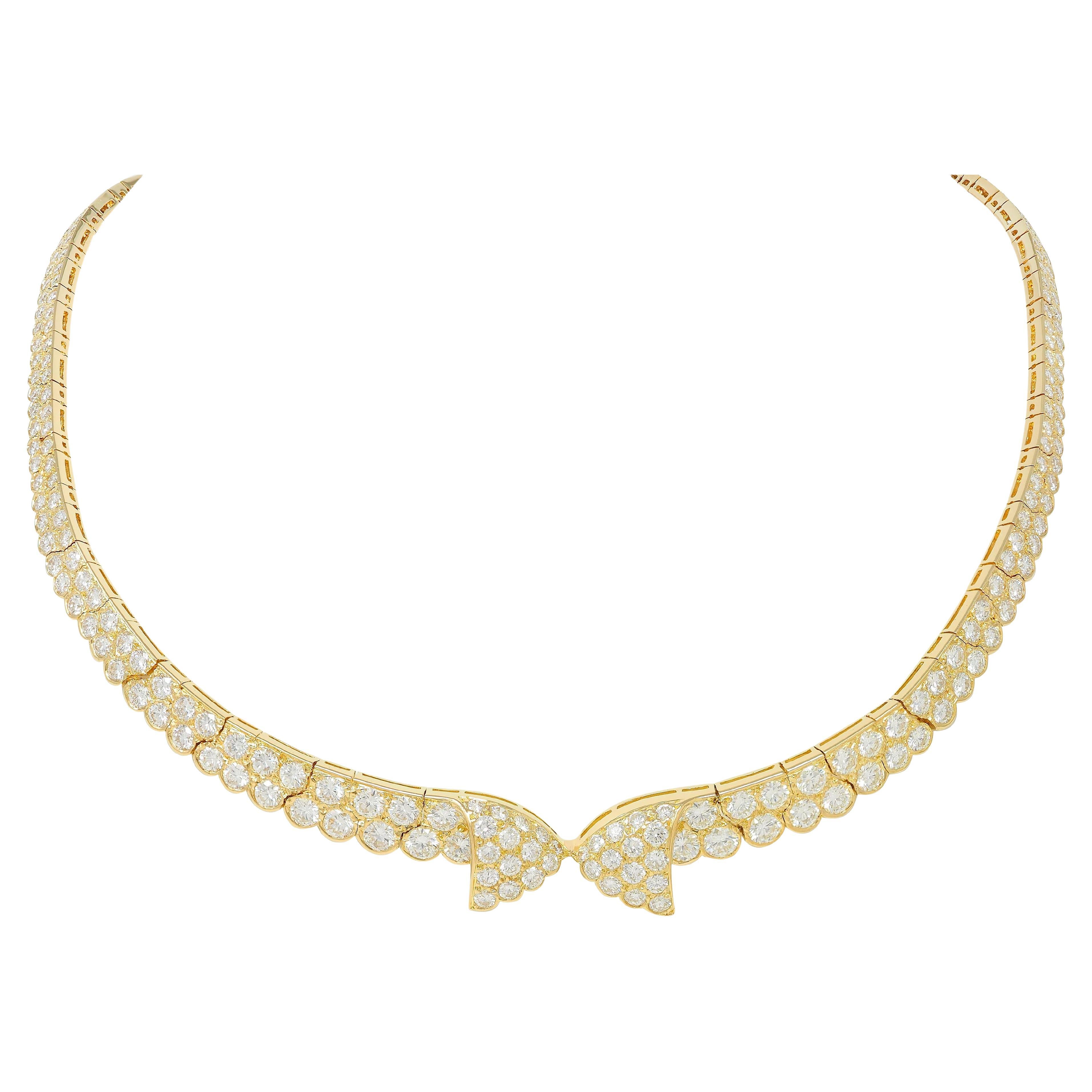 Van Cleef & Arpels Collier à nœud en or jaune 18 carats et diamants de 20,62 CTW