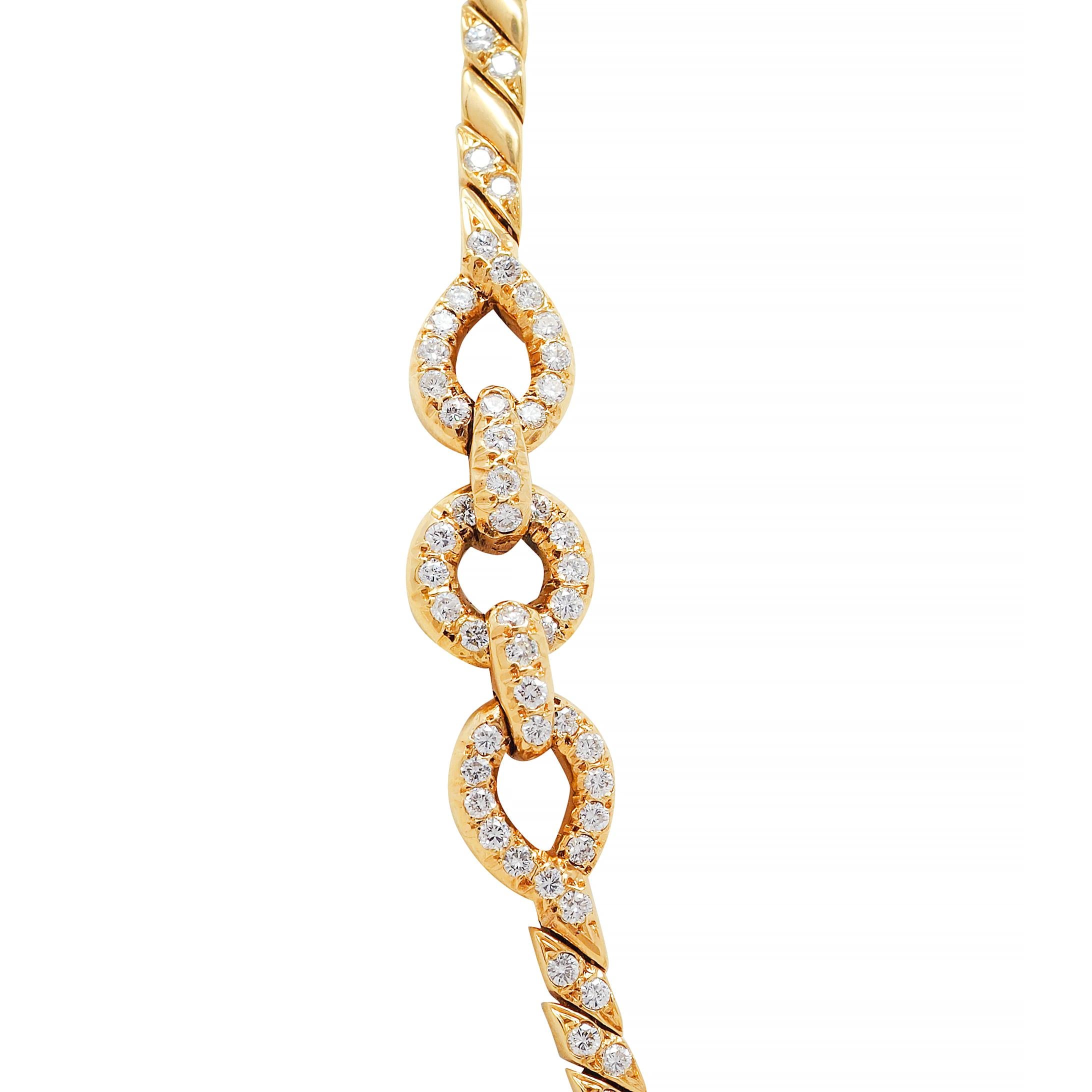 Van Cleef & Arpels French Diamond 18 Karat Yellow Gold Interlock Rope Necklace In Excellent Condition For Sale In Philadelphia, PA