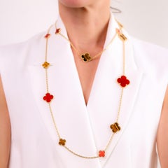 Van Cleef & Arpels Collar "Alhambra Mágica" de cornalina francesa ojo de tigre y oro de 18 quilates