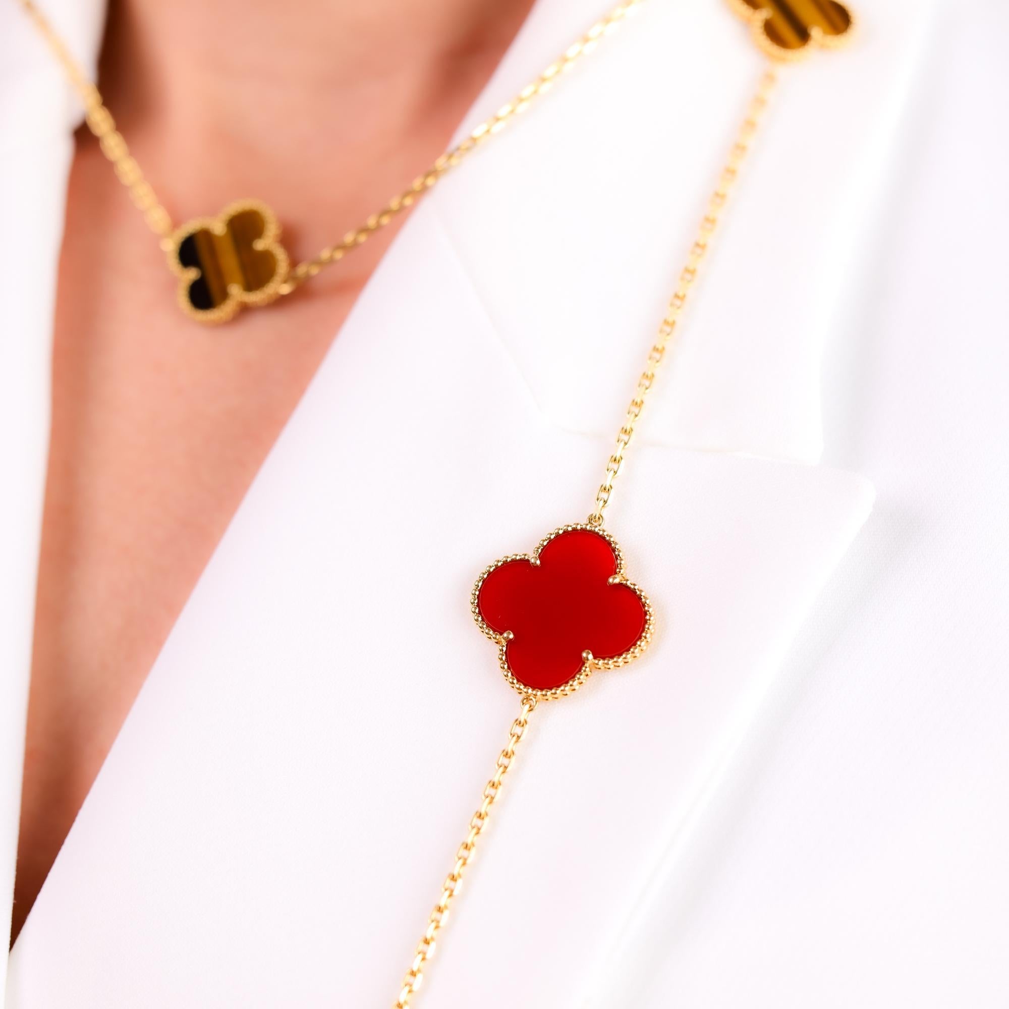 Uncut Van Cleef & Arpels French carnelian tiger eye 18k gold 