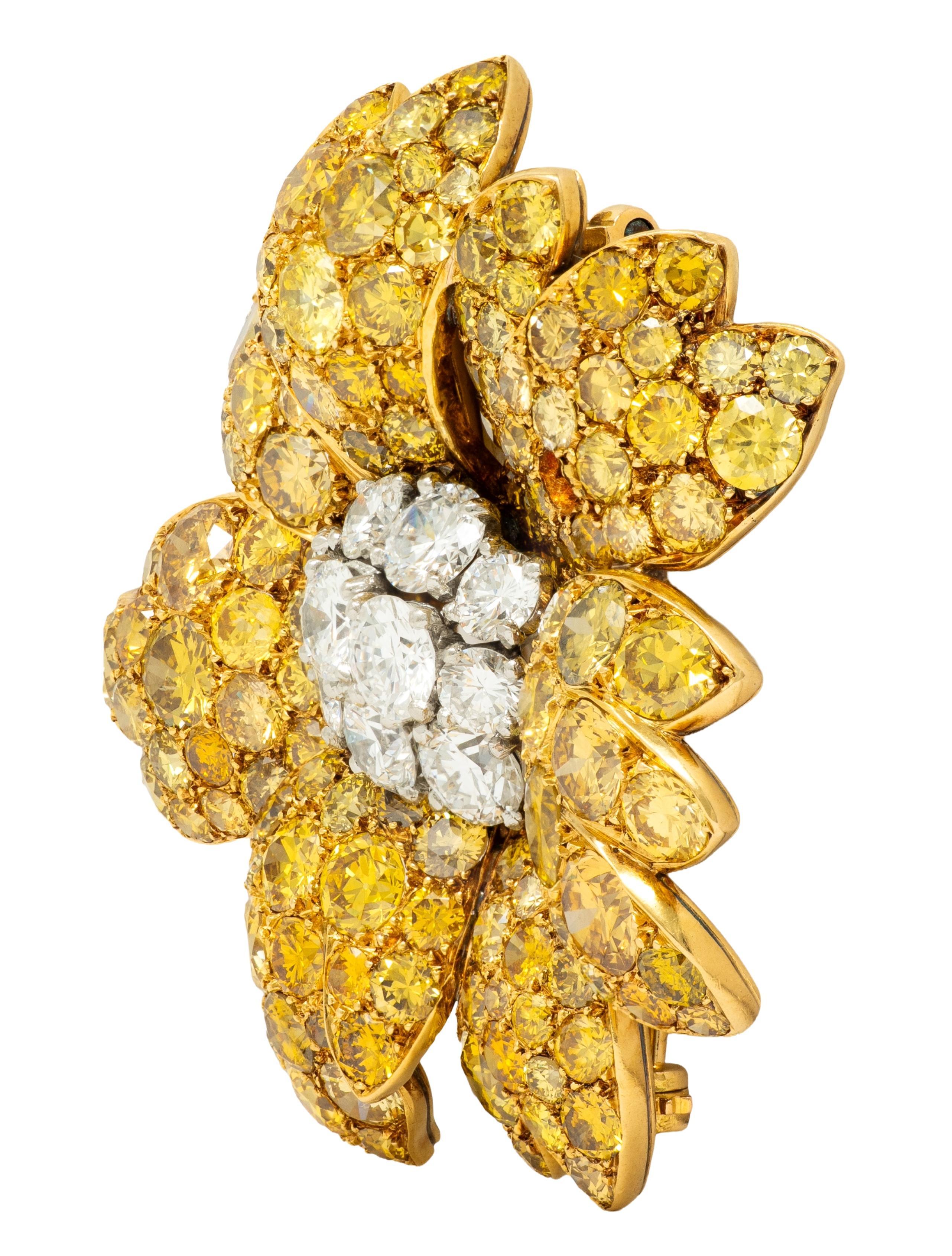 Van Cleef & Arpels Französisch Diamant 18K Gold Vintage Blume Brosche & Ohrringe im Angebot 1