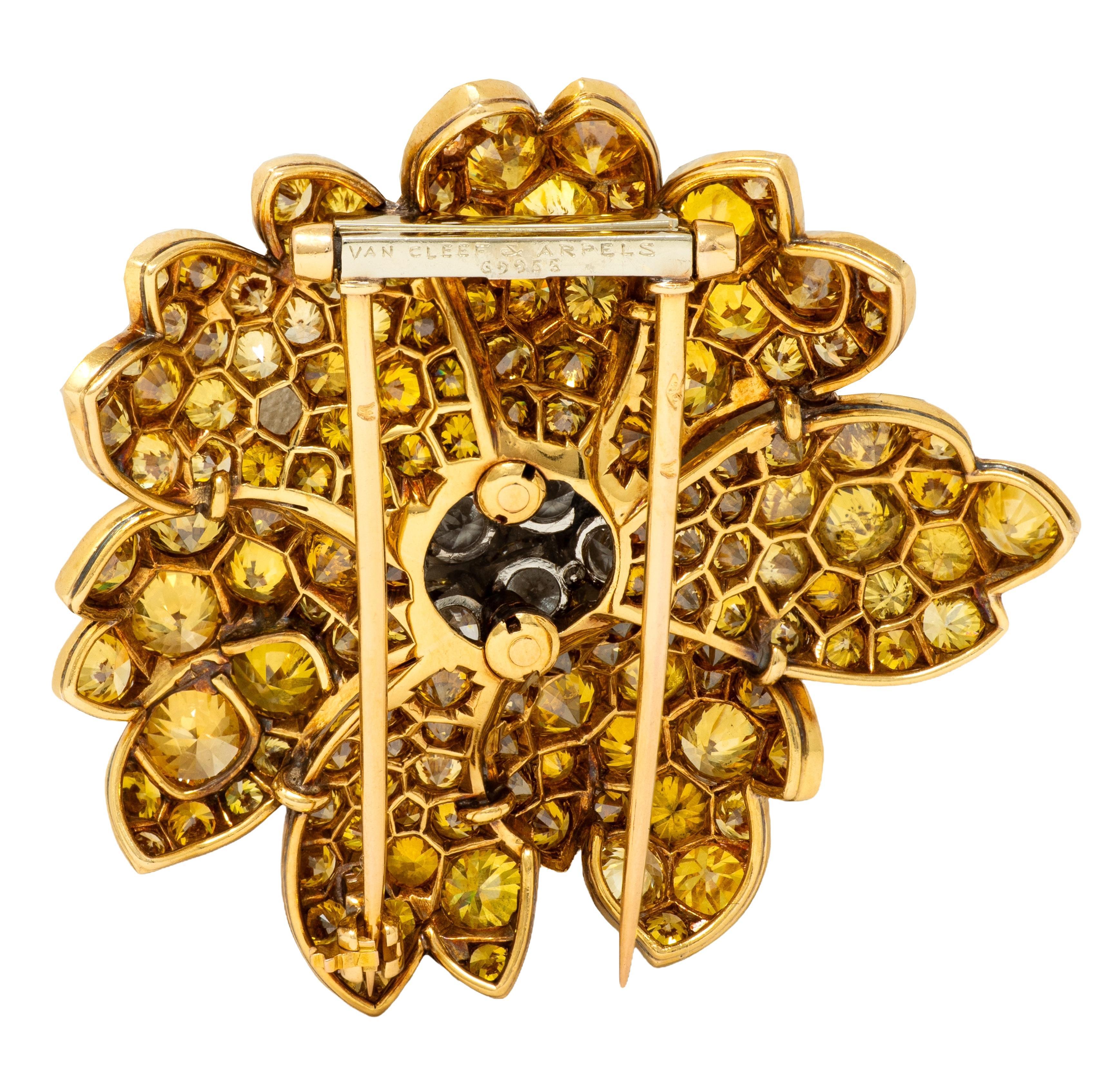 Van Cleef & Arpels Französisch Diamant 18K Gold Vintage Blume Brosche & Ohrringe im Angebot 2