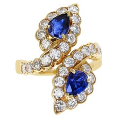 Van Cleef & Arpels Anello da Cocktail con Zaffiro e Diamante a Doppia Pera Francese