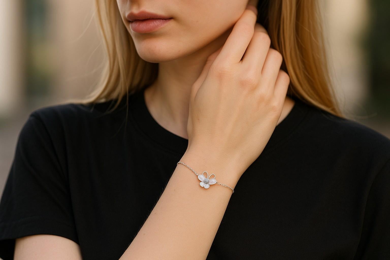 Taille ronde Van Cleef & Arpels Frivole Bracelet en or blanc 18K avec diamants VCA Numéro de série en vente