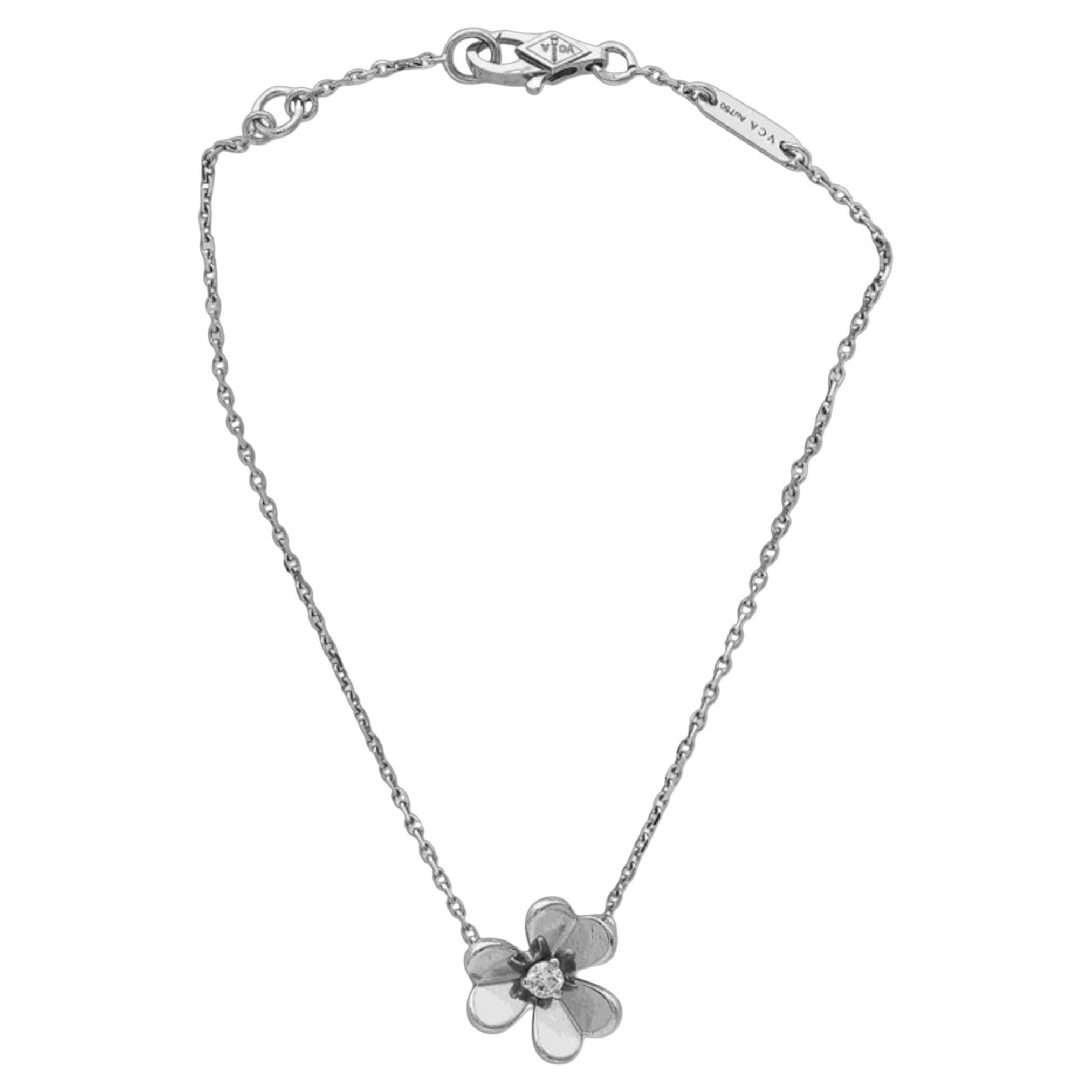 Van Cleef
Arpels Frivole Bracelet en or blanc 18K avec diamants VCA Numéro de série