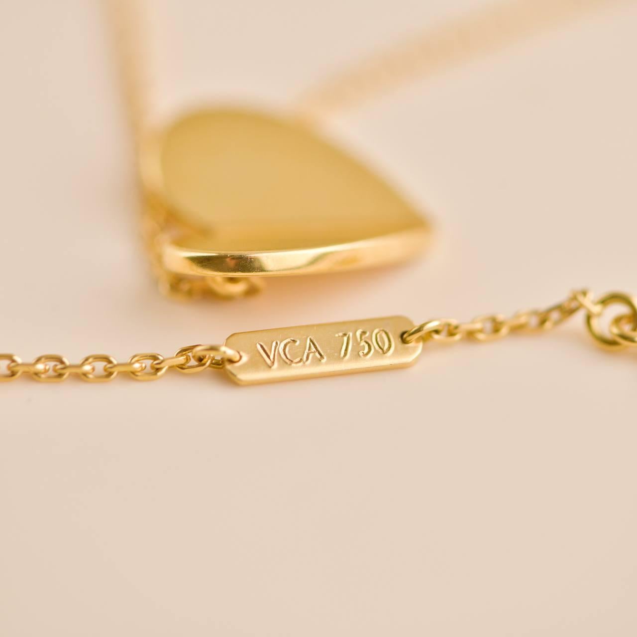 Van Cleef & Arpels Frivole Collier cœur en or jaune 18 carats en vente 1