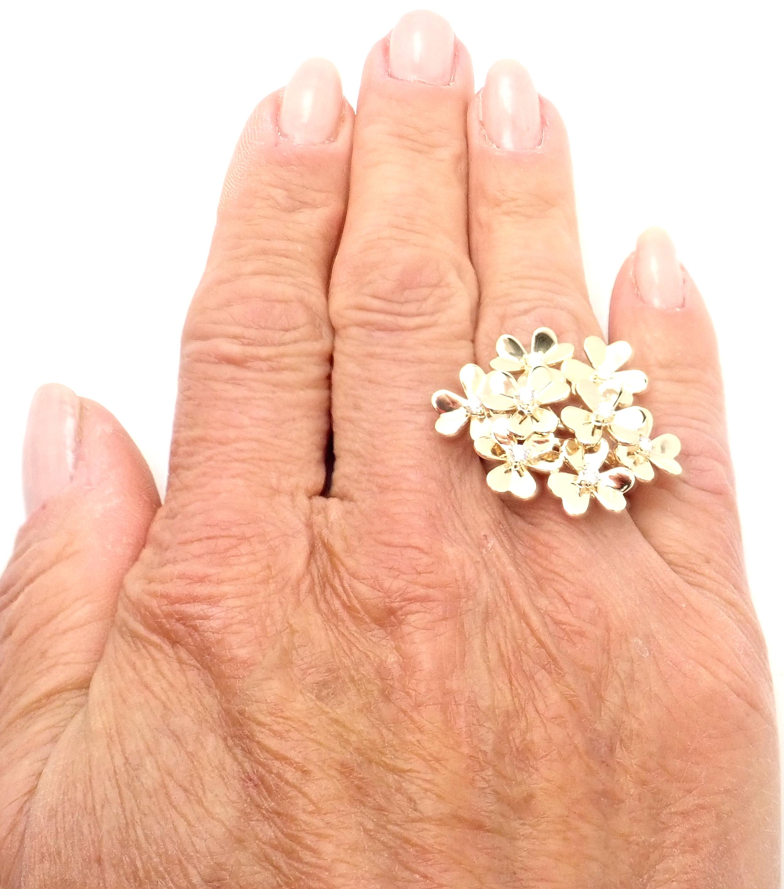 Van Cleef & Arpels Frivole 8 Flower Diamond Yellow Gold Ring In Excellent Condition In Holland, PA