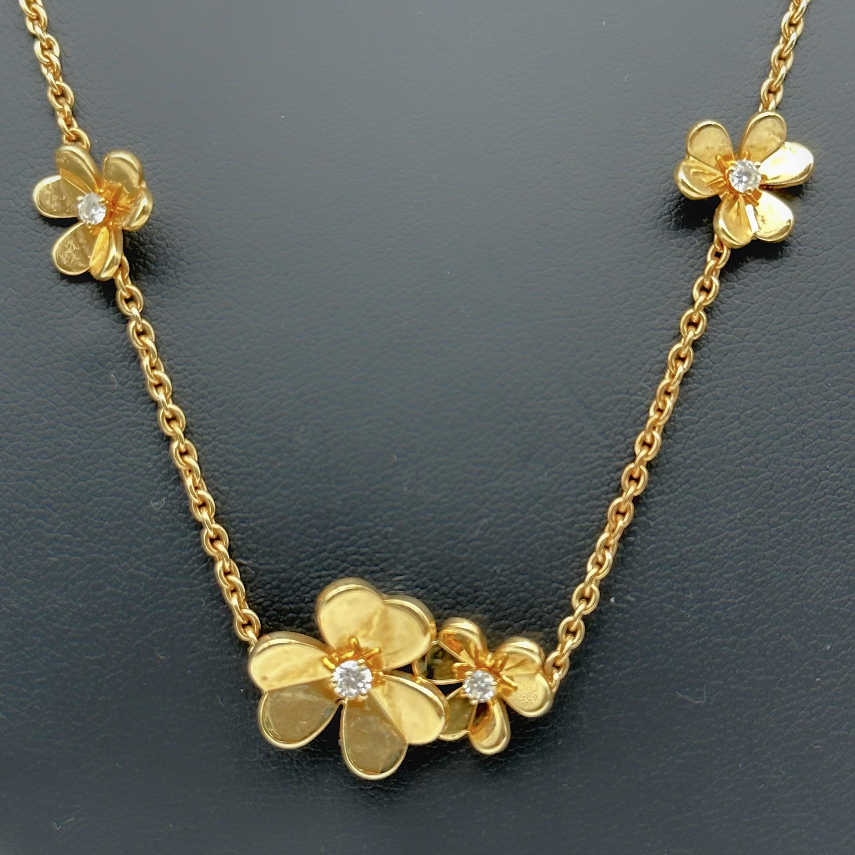 Van Cleef & Arpels Frivole 9 Flowers Diamond Necklace 18 Karat YG Box Papers COA 1