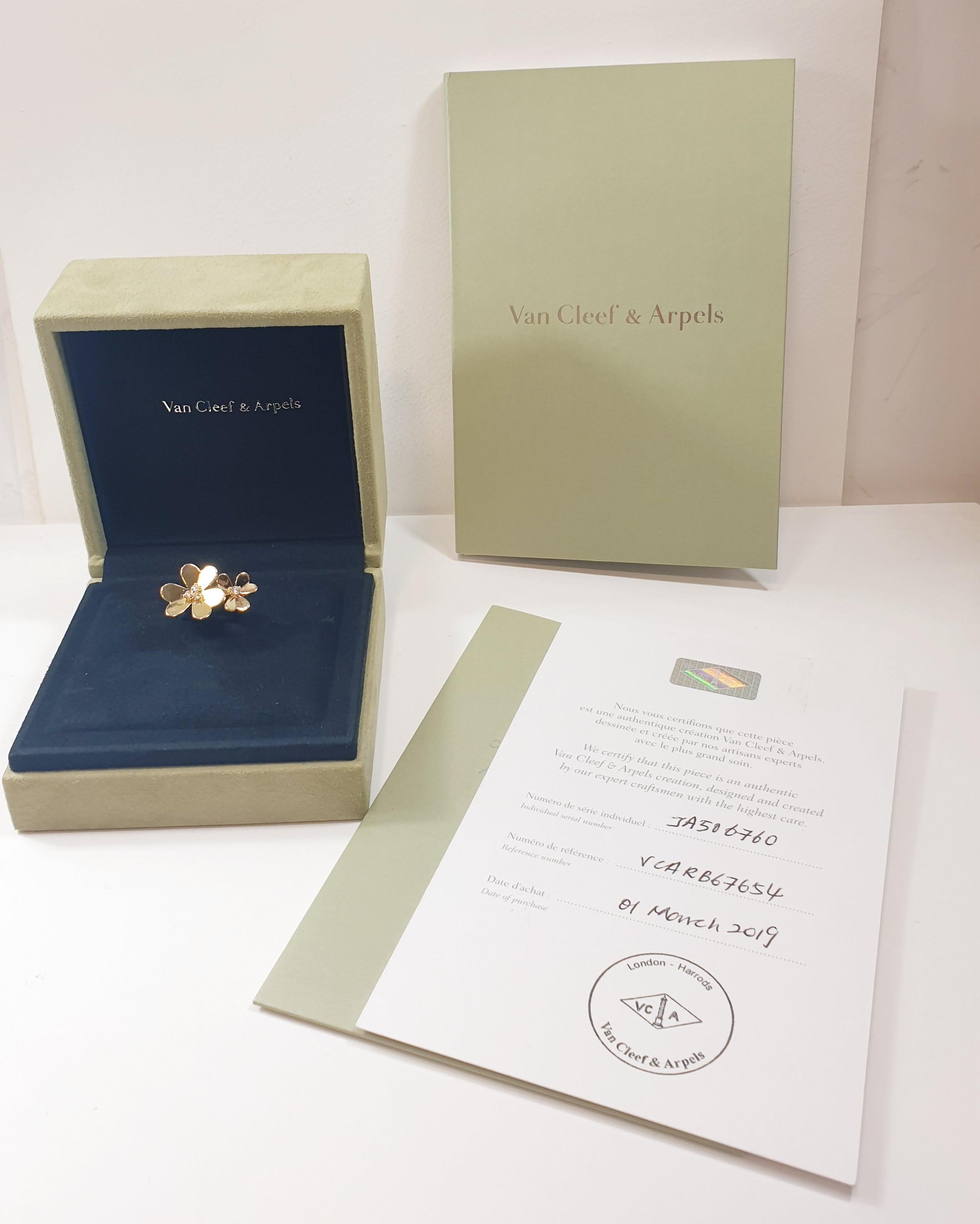 Contemporary Van Cleef & Arpels Frivole Between Statement Ring in 18k Yellow Gold