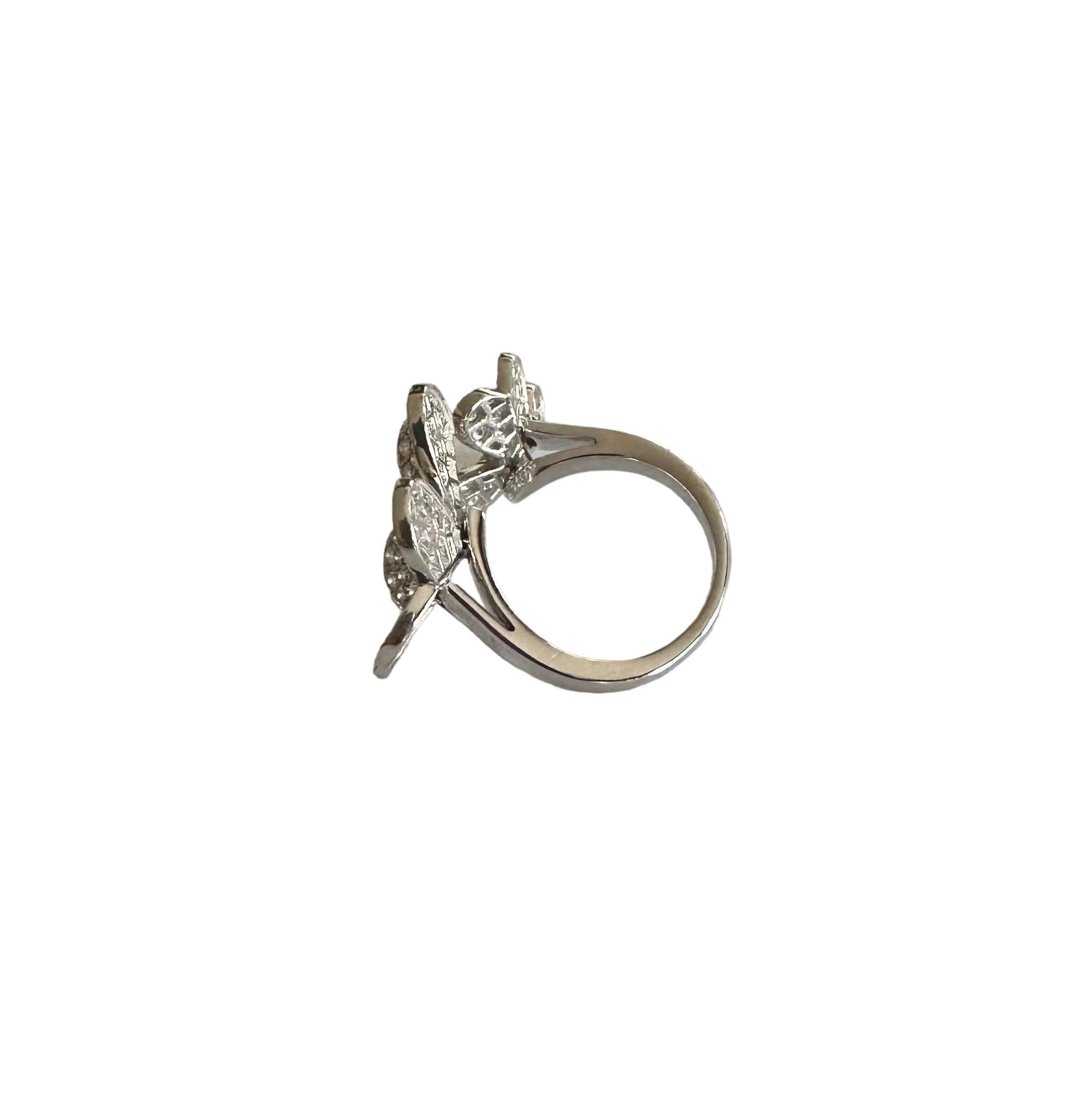 Van Cleef & Arpels Frivole Between the Finger 18K White Gold Diamond Ring For Sale 6