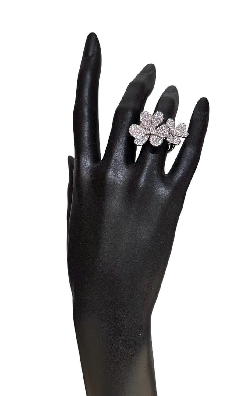 Frivole between the finger ring hotsell