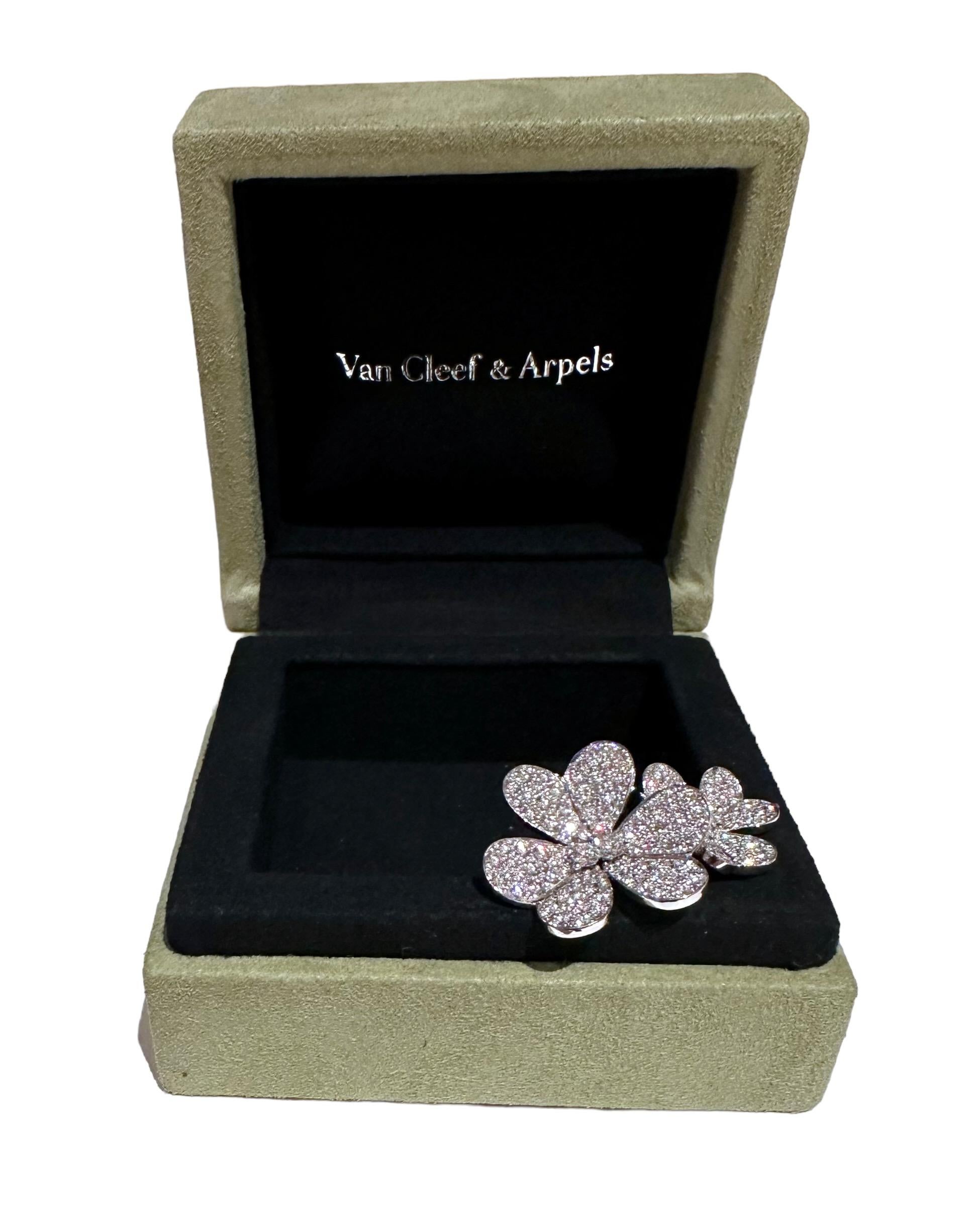 Van Cleef & Arpels Frivole Between the Finger Bague en or blanc 18 carats et diamants Unisexe en vente