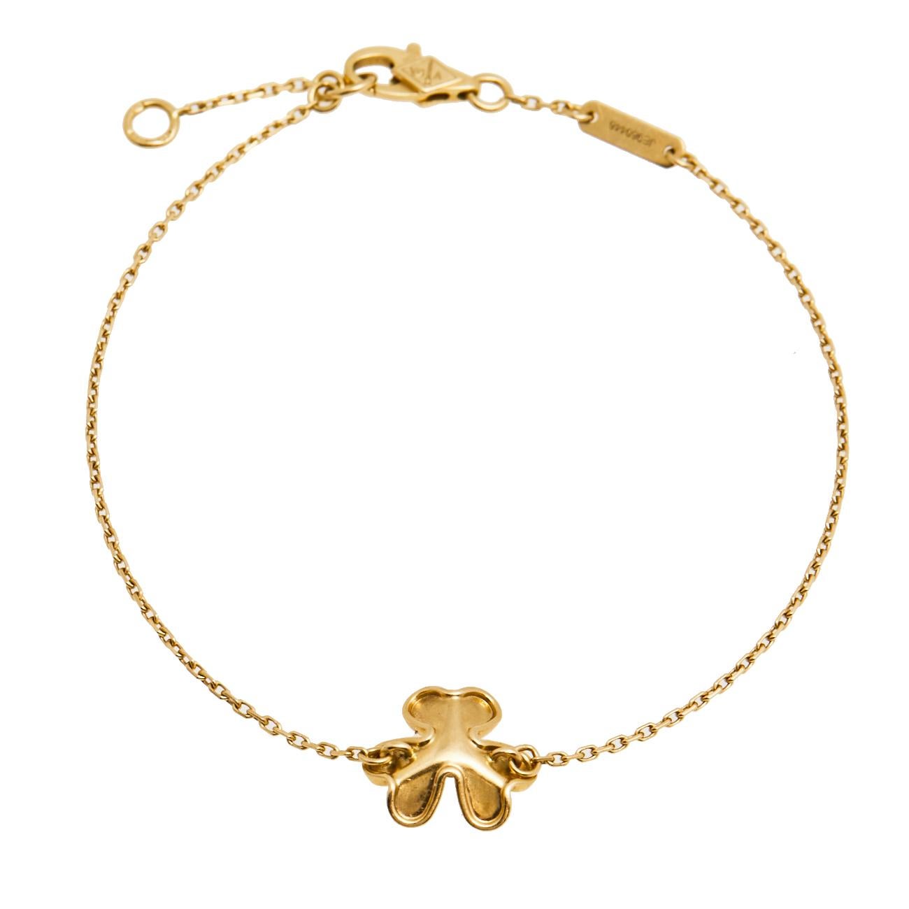 Ideal for everyday use, this beautiful bracelet from Van Cleef & Arpels belongs to their Frivole collection which is all about demure floral motifs designed with airy aesthetics. An ideal companion to your feminine spirit, the bracelet features an
