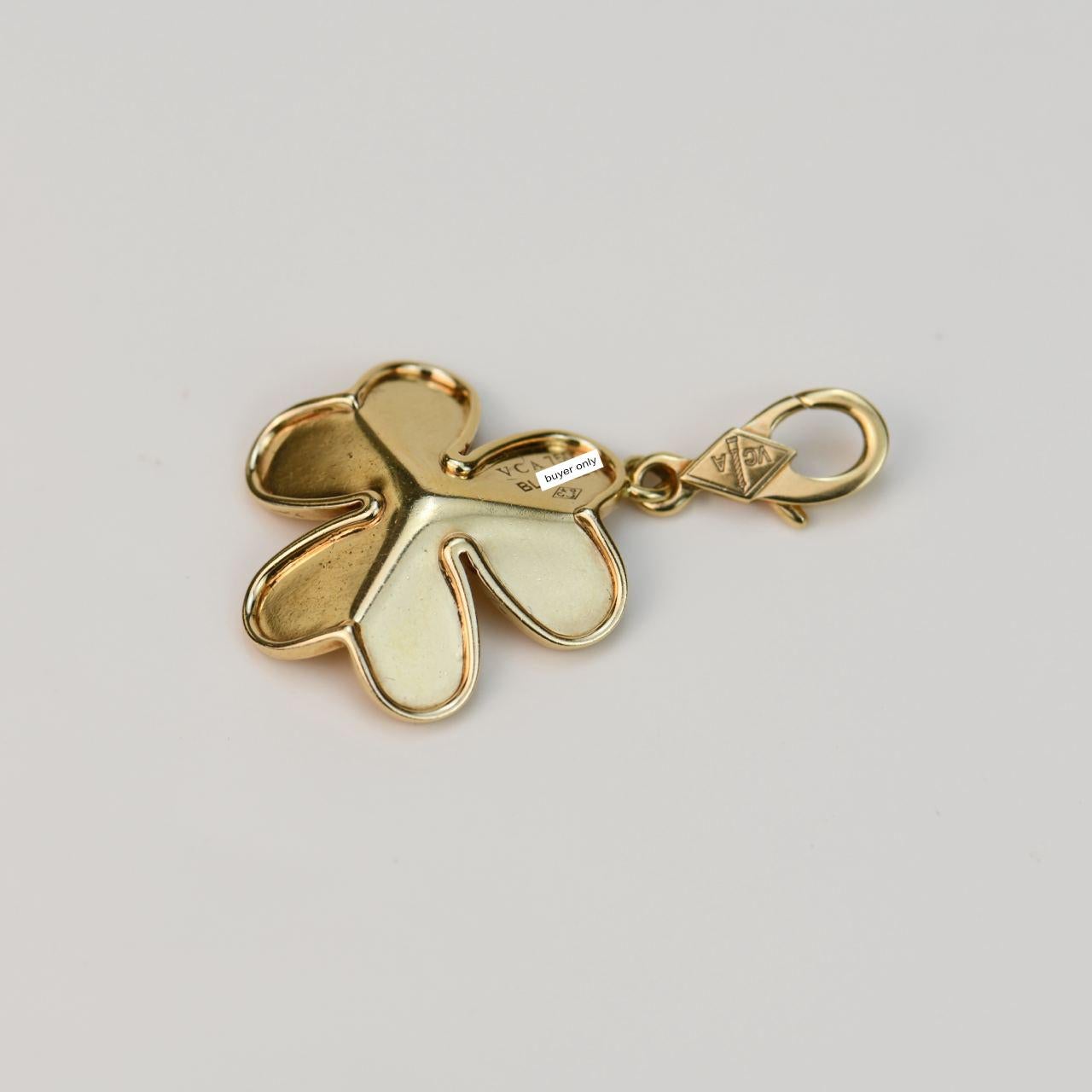 Van Cleef & Arpels Pendentif fleur Frivole en or jaune 18 carats et diamants en vente 1