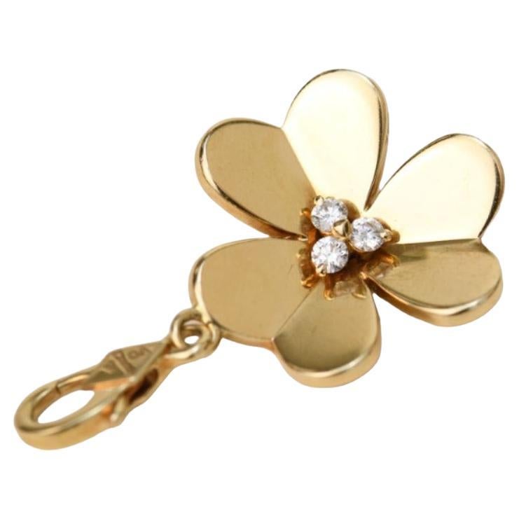 Van Cleef & Arpels Pendentif fleur Frivole en or jaune 18 carats et diamants en vente