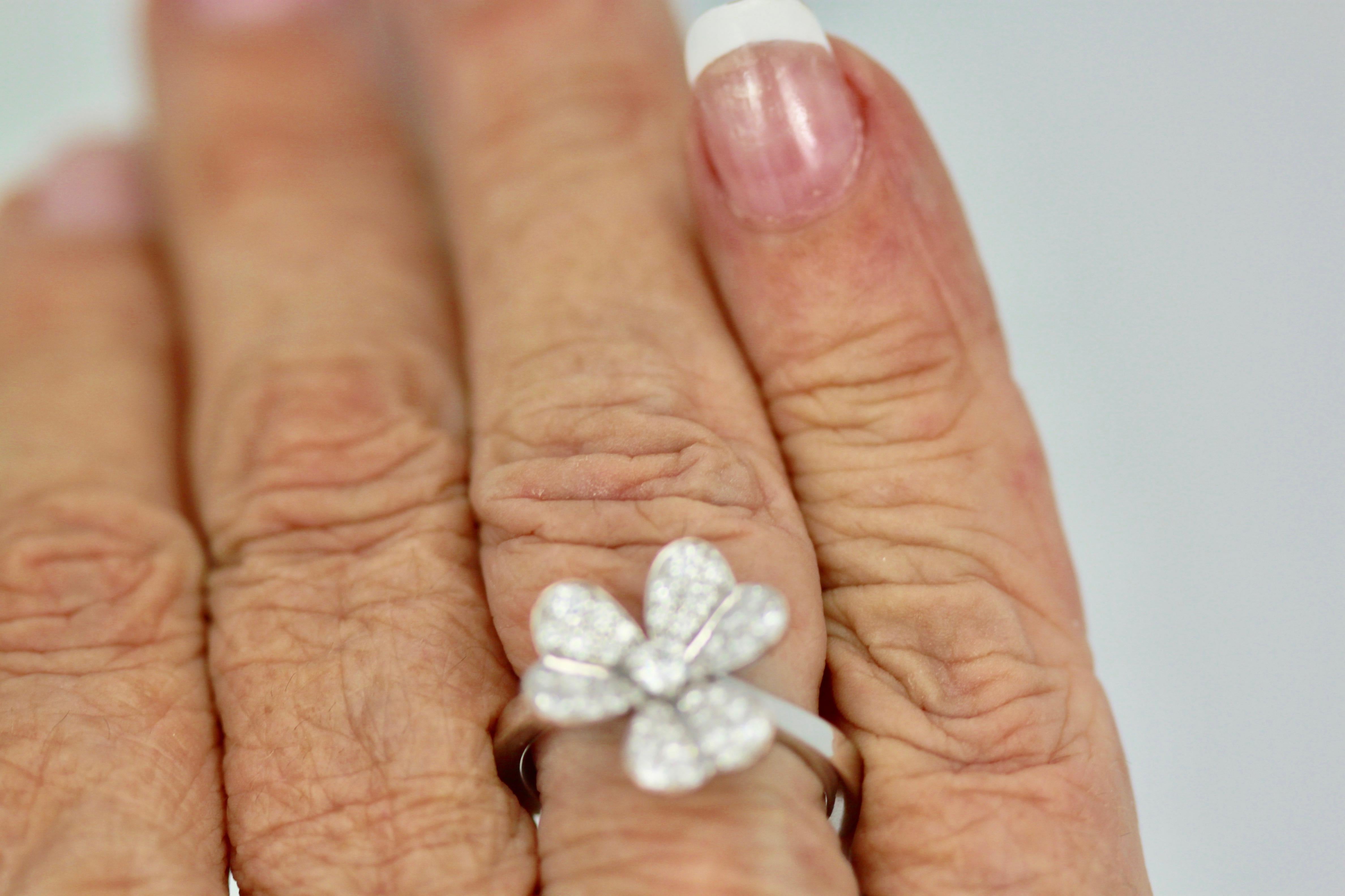 Modern Van Cleef & Arpels Frivole Diamond Ring