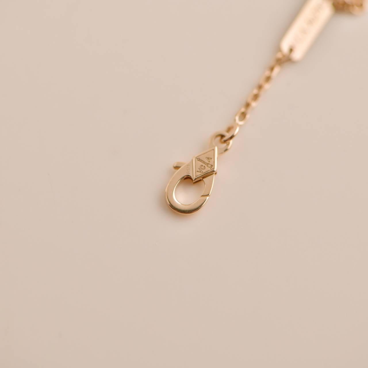 Van Cleef & Arpels Frivole Flower Diamond Pink Sapphire Pendant Necklace For Sale 1