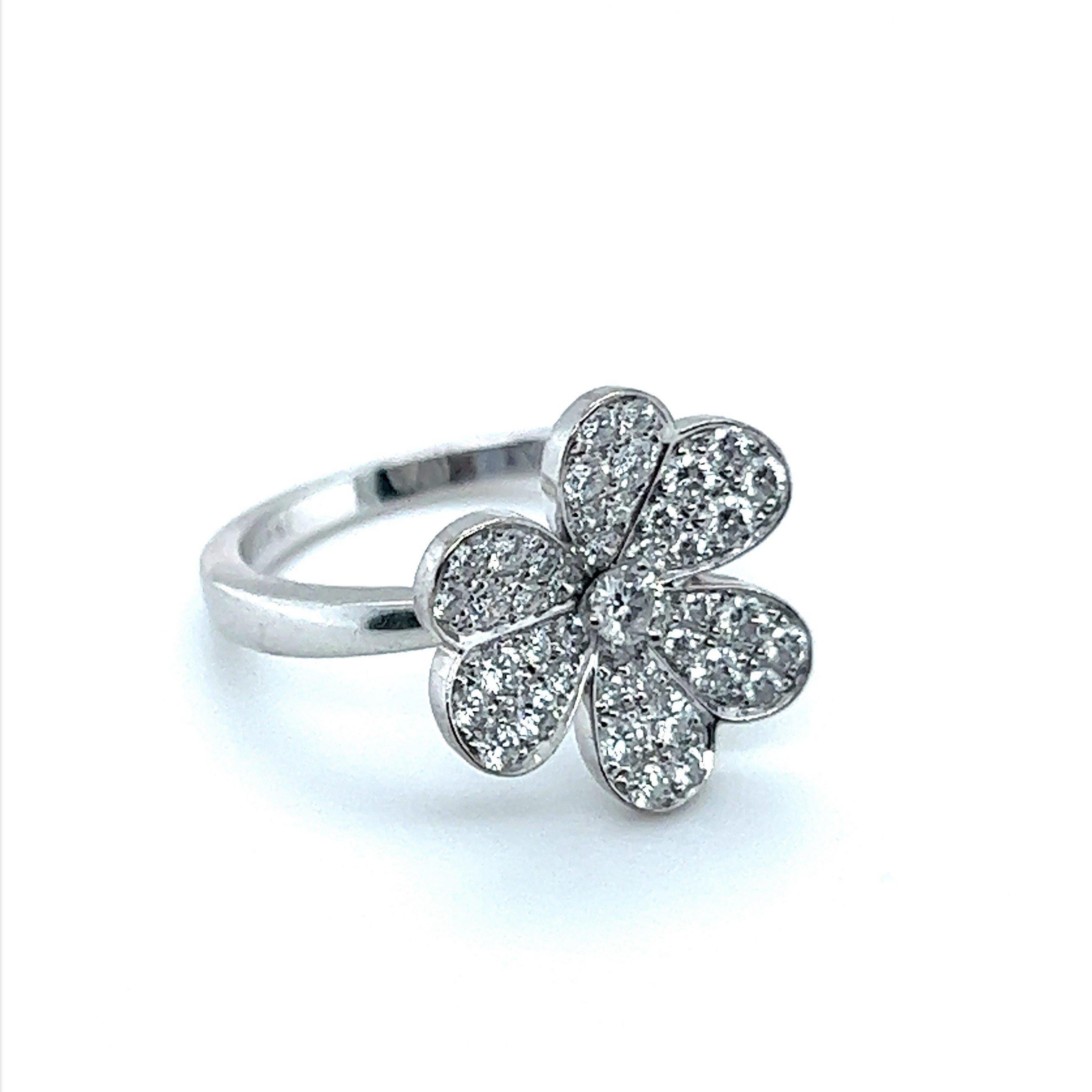 Artisan Van Cleef & Arpels Frivole Flower Diamond Ring in 18 Karat White Gold