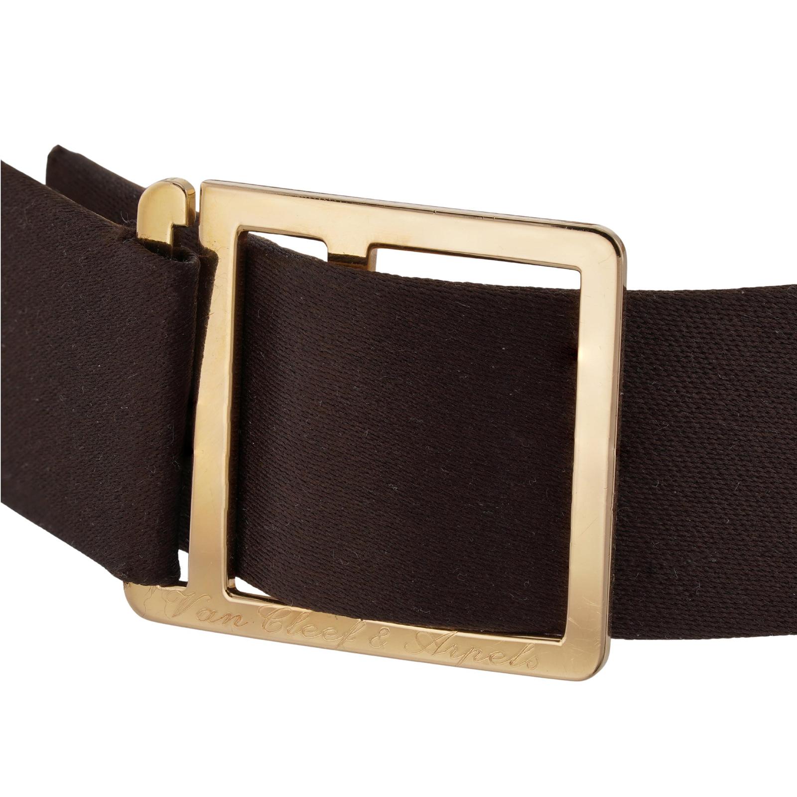 VAN CLEEF & ARPELS Collier ras du cou Frivole Flower Diamond en vente 1