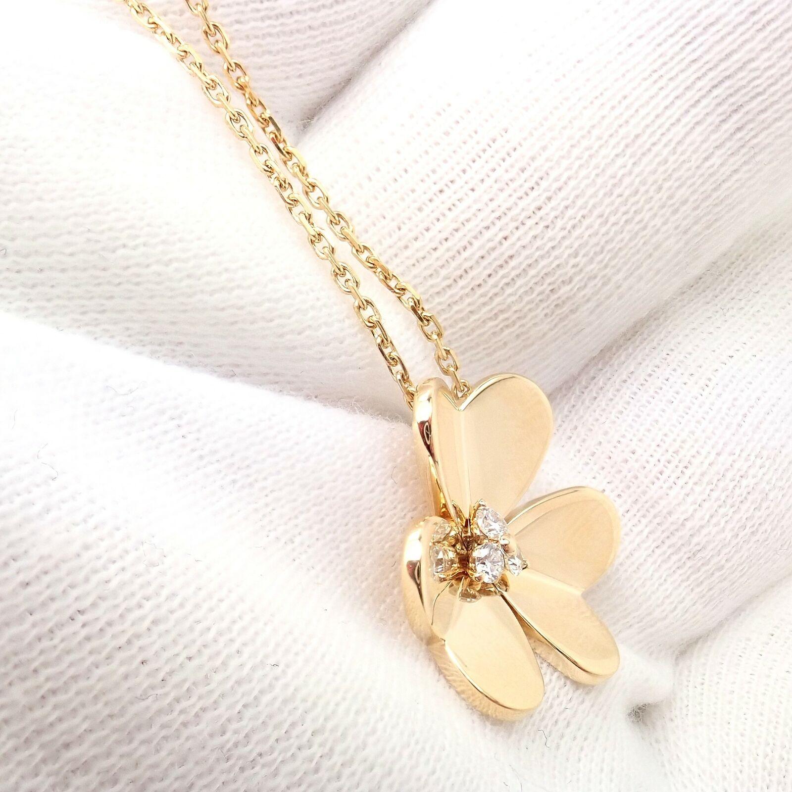 Brilliant Cut Van Cleef & Arpels Frivole Flower Diamond Yellow Gold Pendant Necklace