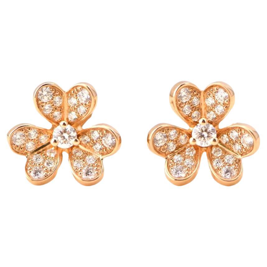 Van Cleef & Arpels Boucles d'oreilles fleur Frivole en or rose et diamants en vente