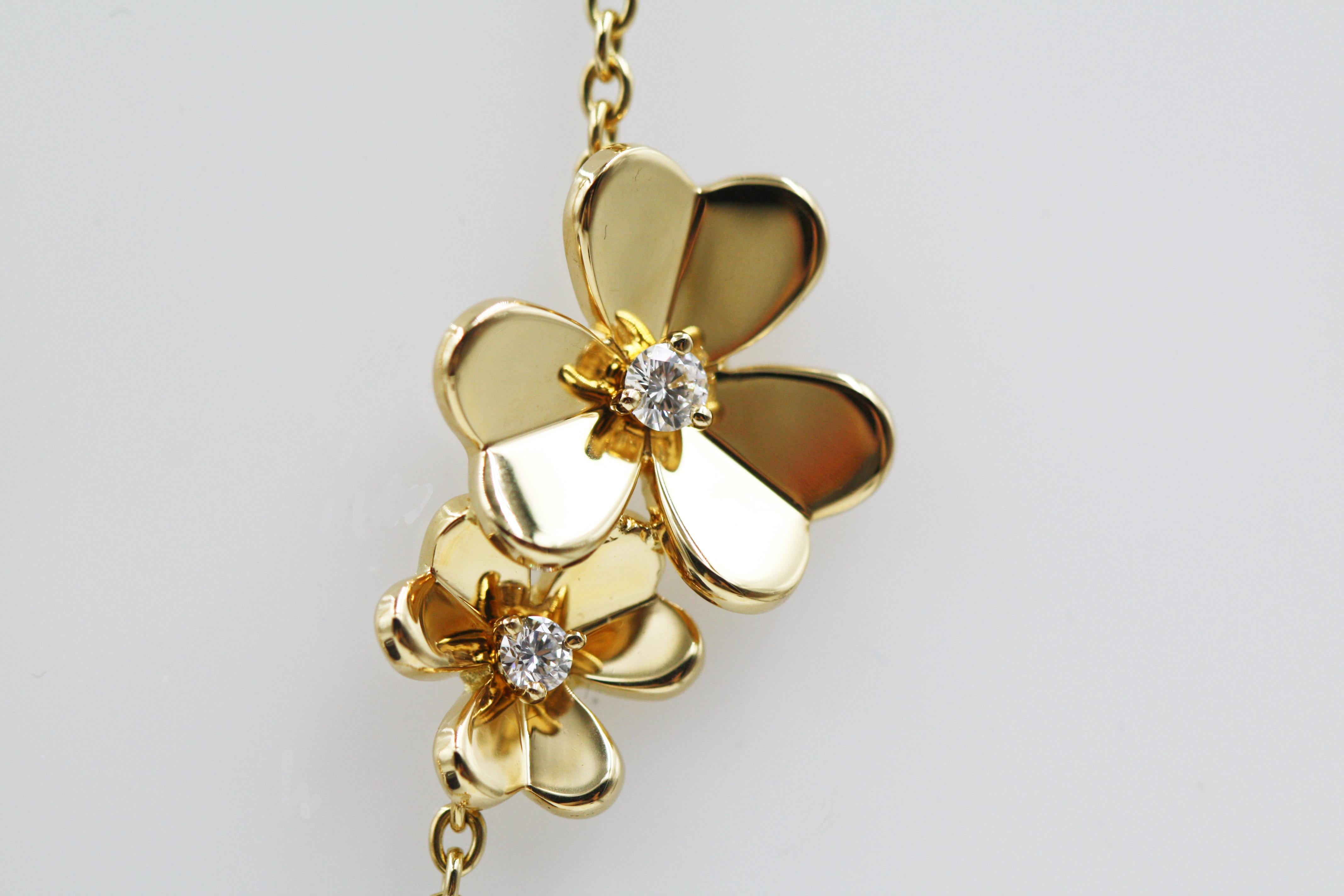 Van Cleef & Arpels Frivole Necklace 9 Flowers, 18 Karat Yellow Gold, Diamond In Excellent Condition For Sale In New York, NY