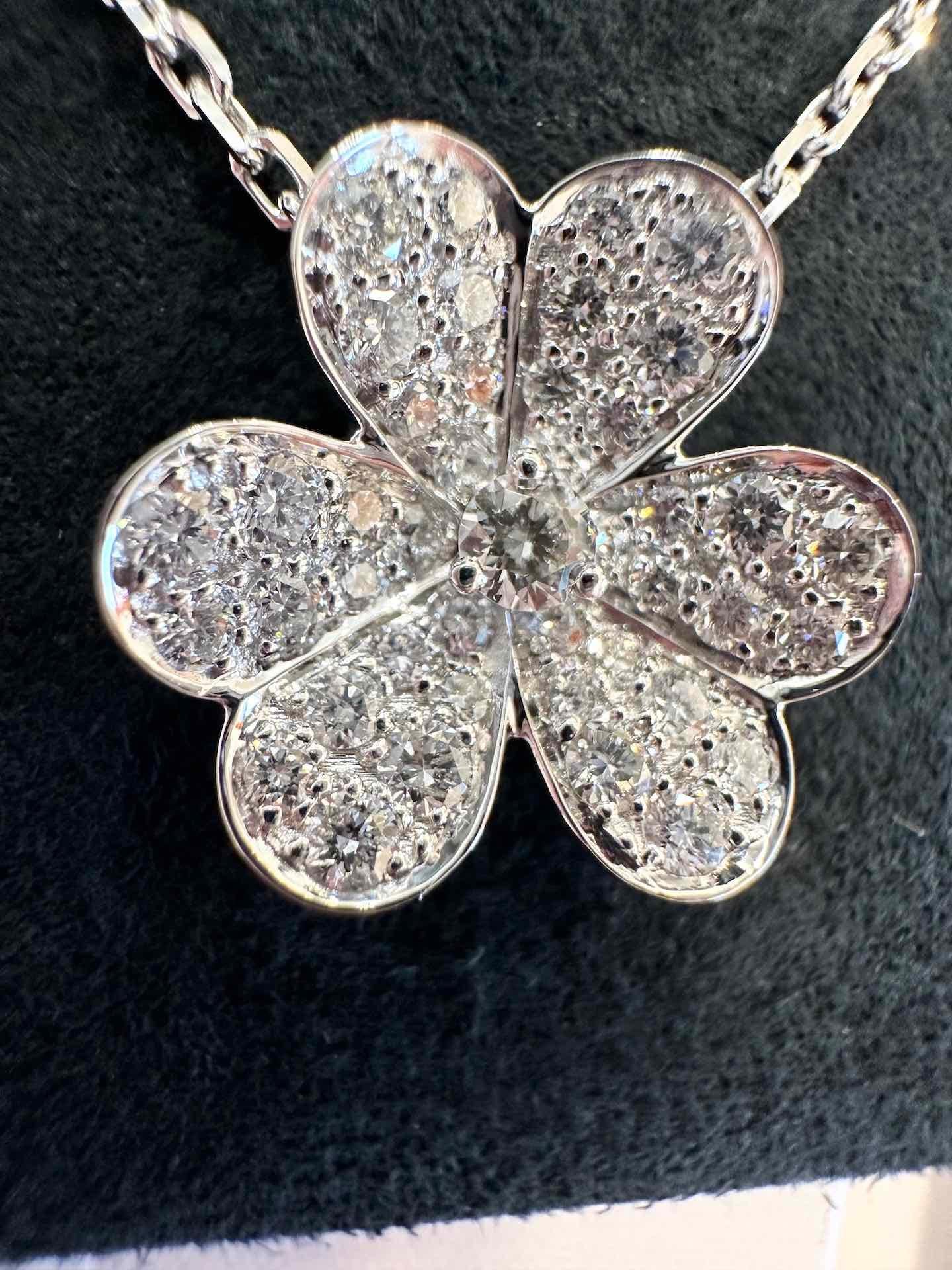 Round Cut Van Cleef & Arpels Frivole Pendant Necklace, Small Model, White Gold