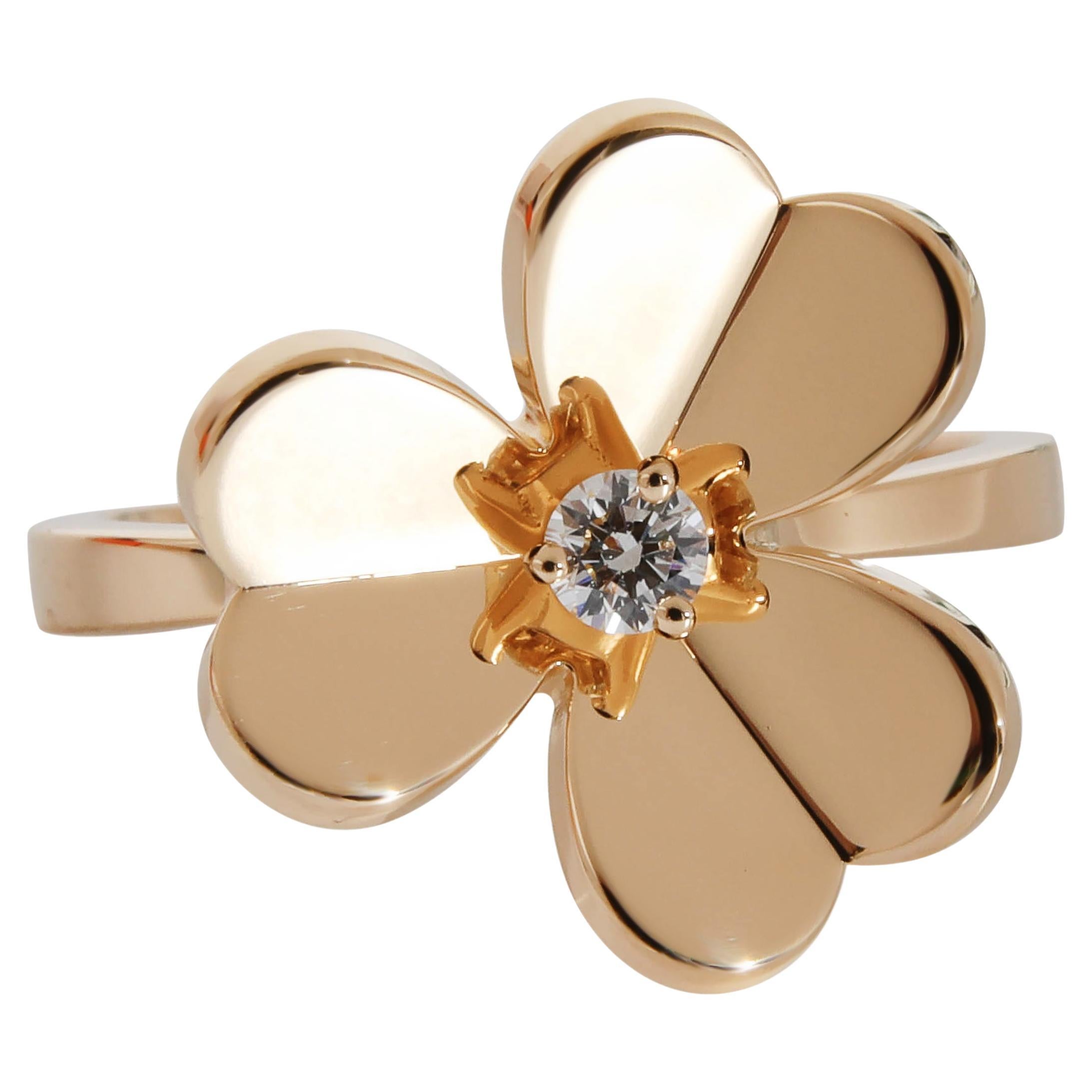 Van Cleef & Arpels Frivole Ring in 18k Yellow Gold 0.09 CTW, Small Model For Sale