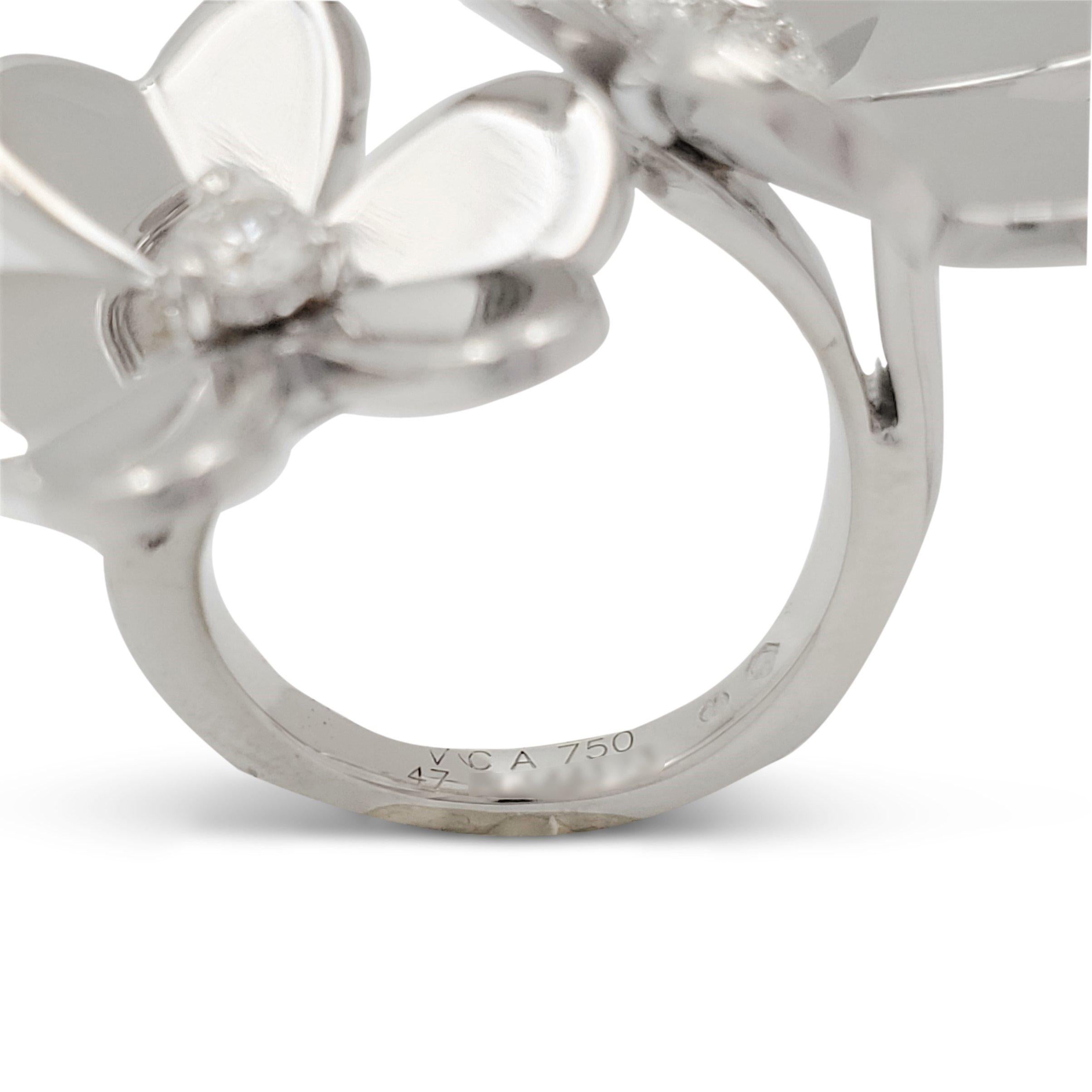 Van Cleef & Arpels 'Frivole' White Gold and Diamond Between-the-Finger Ring In Excellent Condition In New York, NY