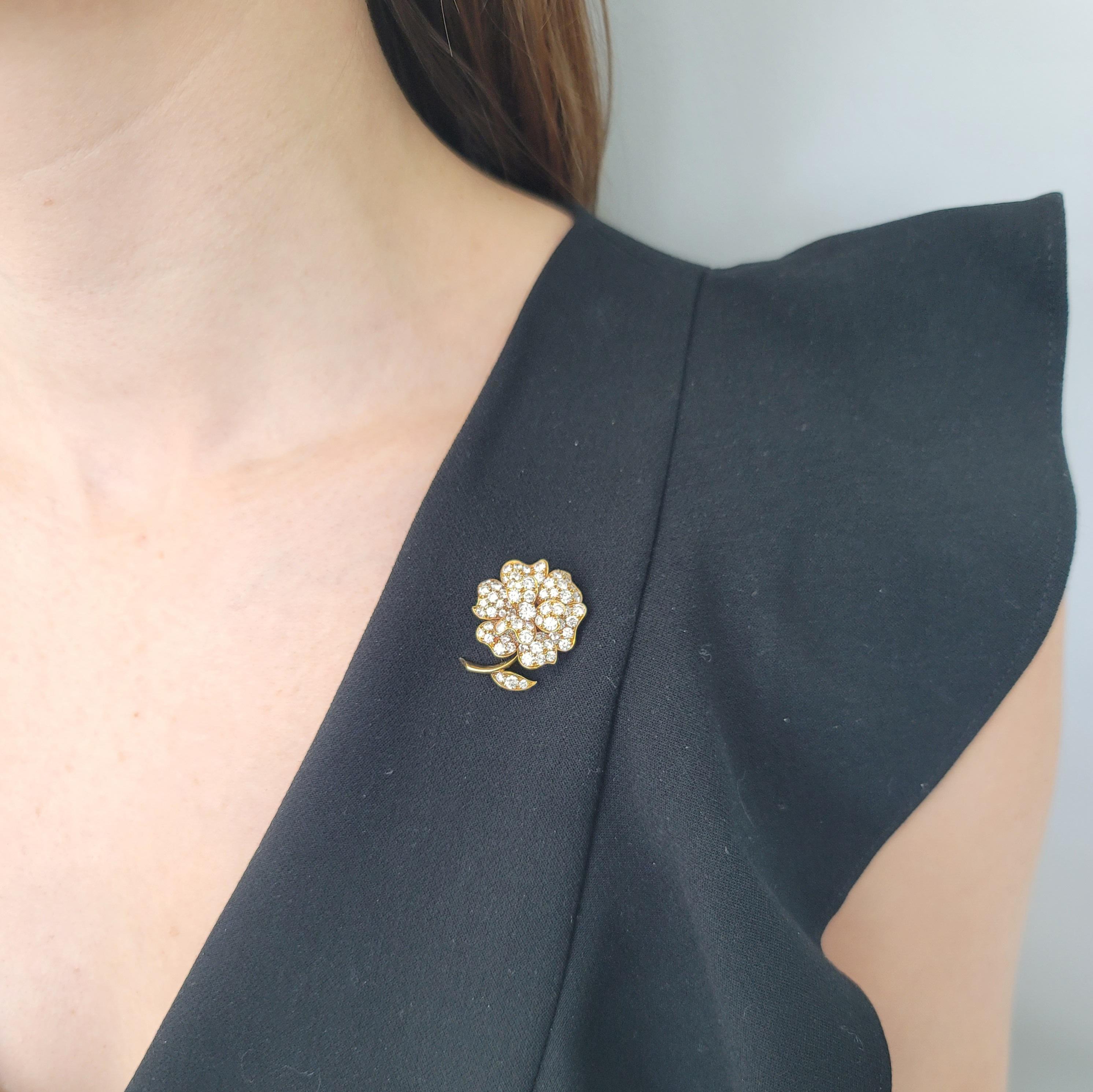 Round Cut Van Cleef & Arpels Gardenia Pin/Pendant For Sale