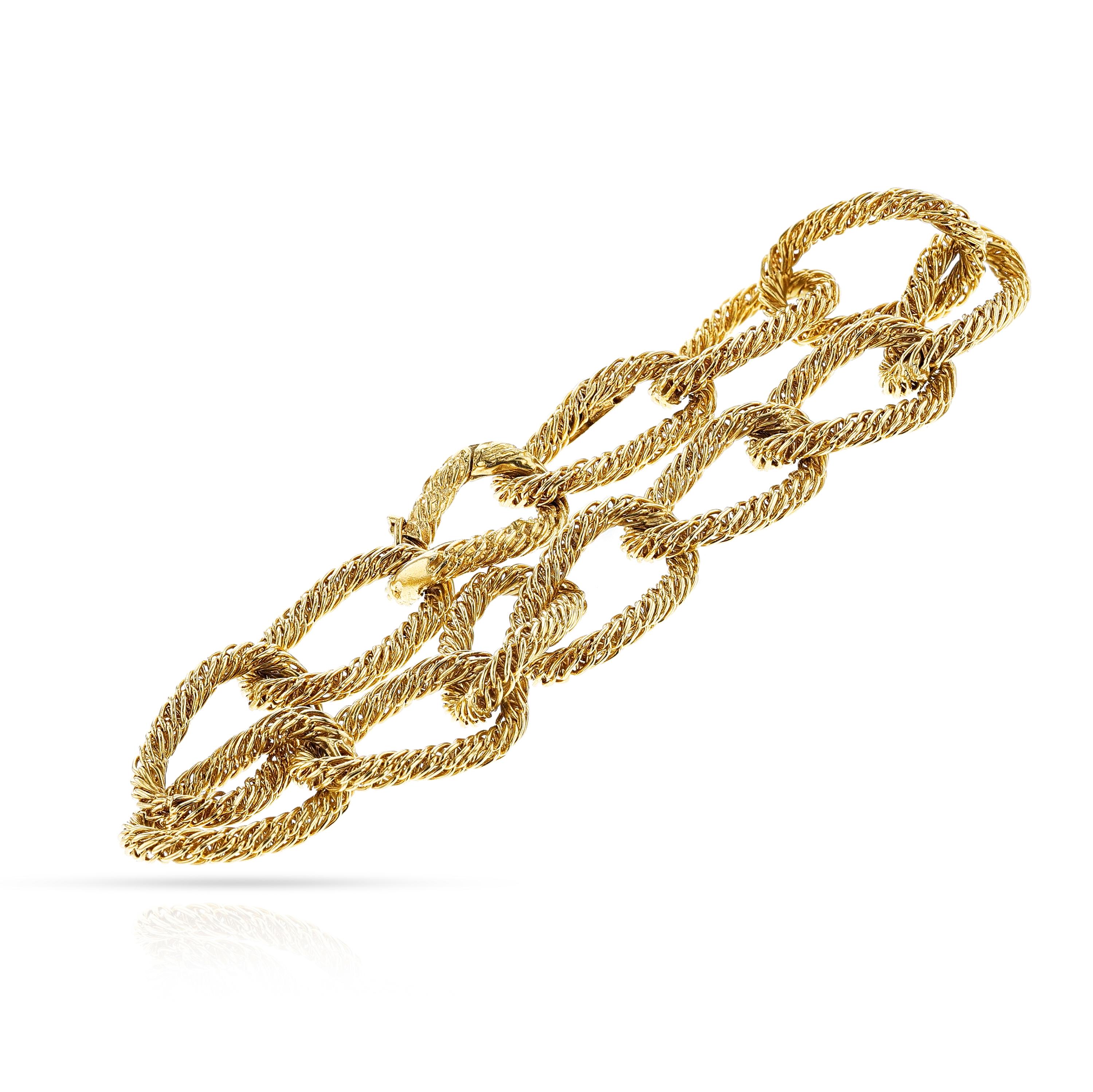 Van Cleef & Arpels George L’Enfant Gold Bracelet, 18k In Excellent Condition For Sale In New York, NY