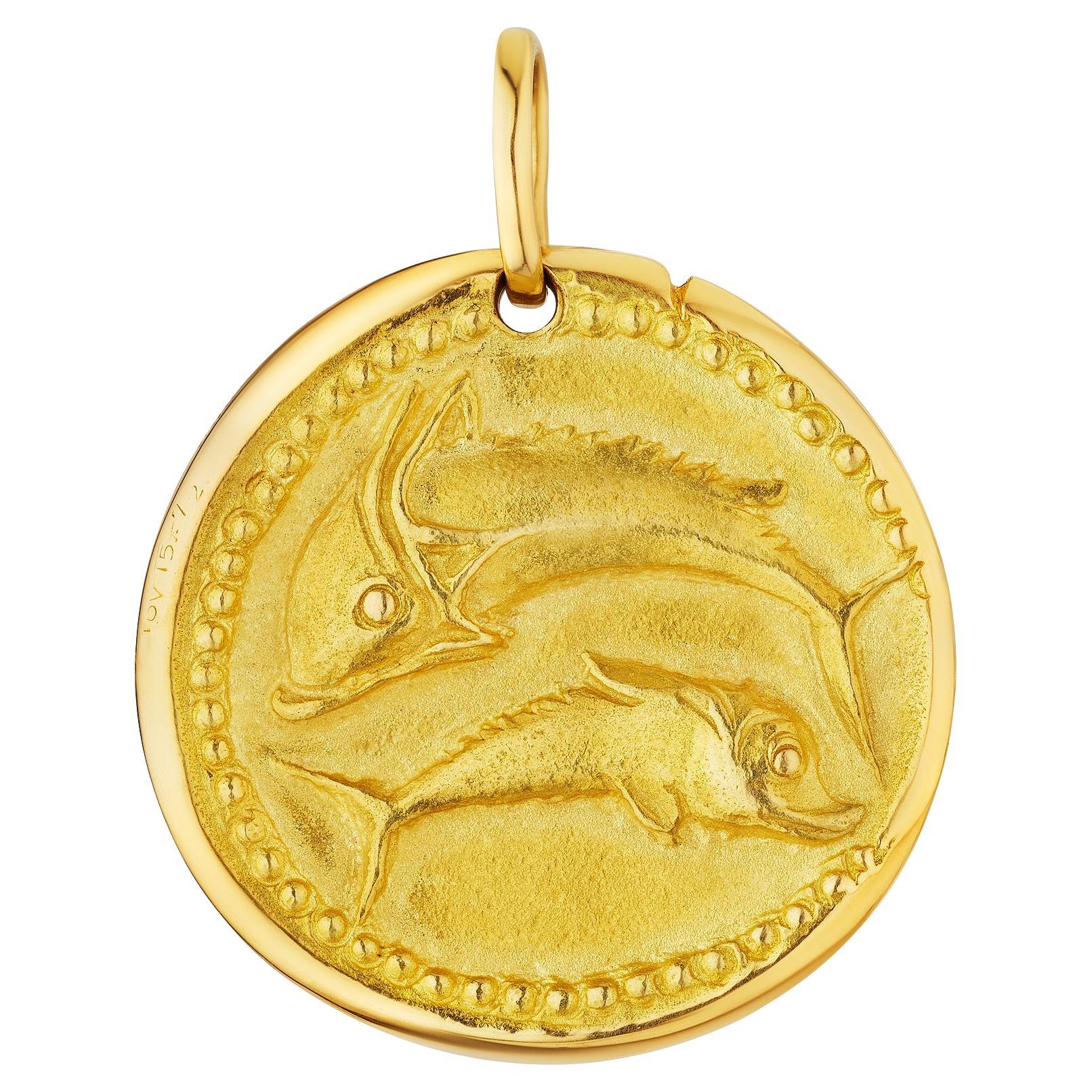 Van Cleef 
Arpels Georges L
Enfant Pisces Zodiac Gold Vintage Disc Pendant