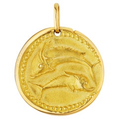 Van Cleef 
Arpels Georges L
Enfant Pisces Zodiac Gold Vintage Disc Pendant