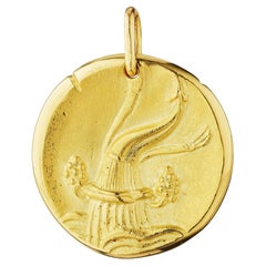 Van Cleef 
Arpels Georges L
Enfant Vintage Aquarius Zodiac Medium Gold Pendant
