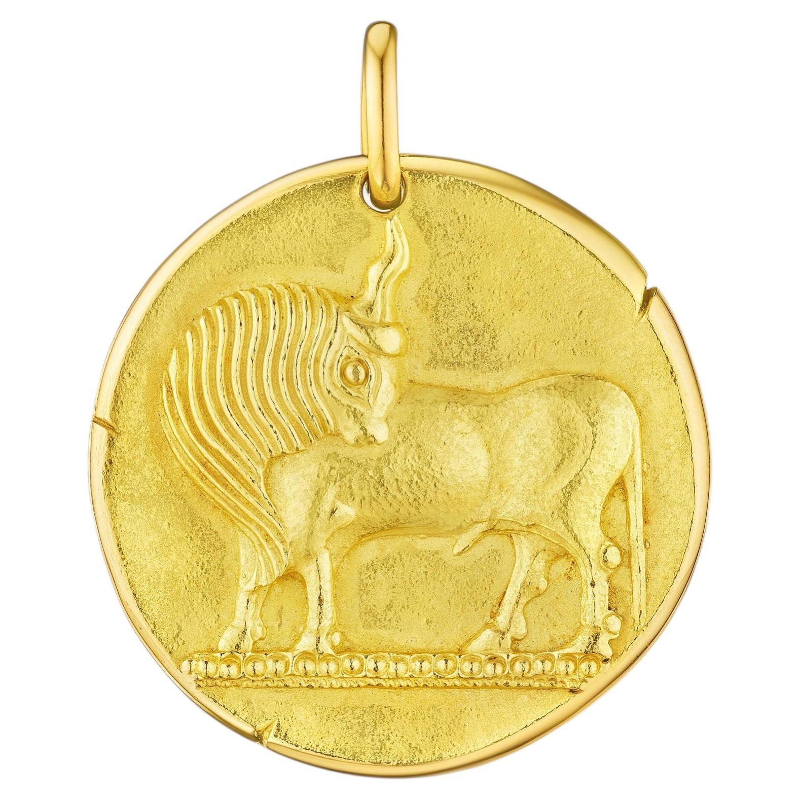 Colgante grande de oro «Tauro» de la colección «Georges L'Enfant» de Van Cleef & Arpels, estilo vintage